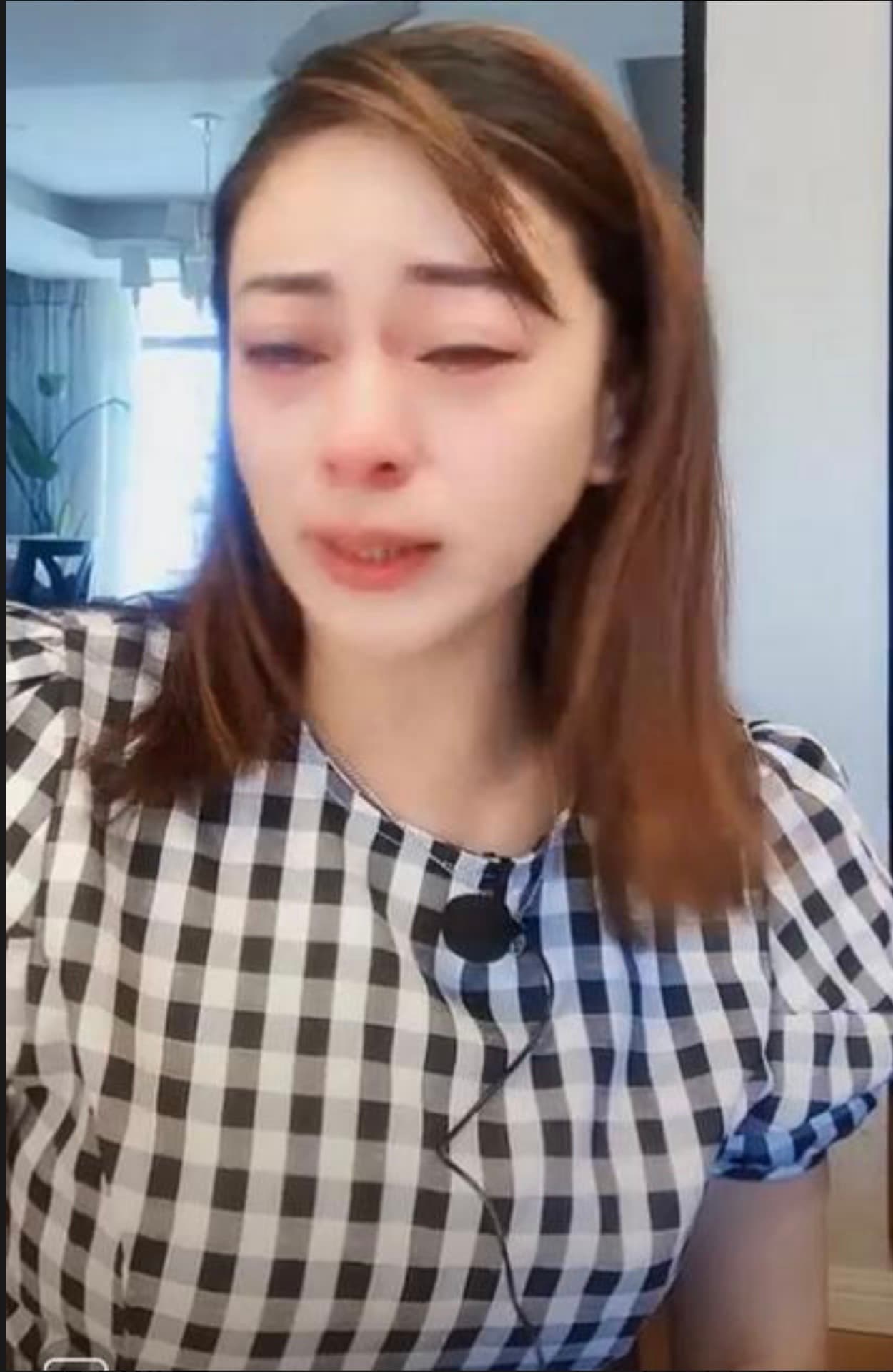 李婷宜哭得一把鼻涕一把眼淚。(圖/摘自網路)