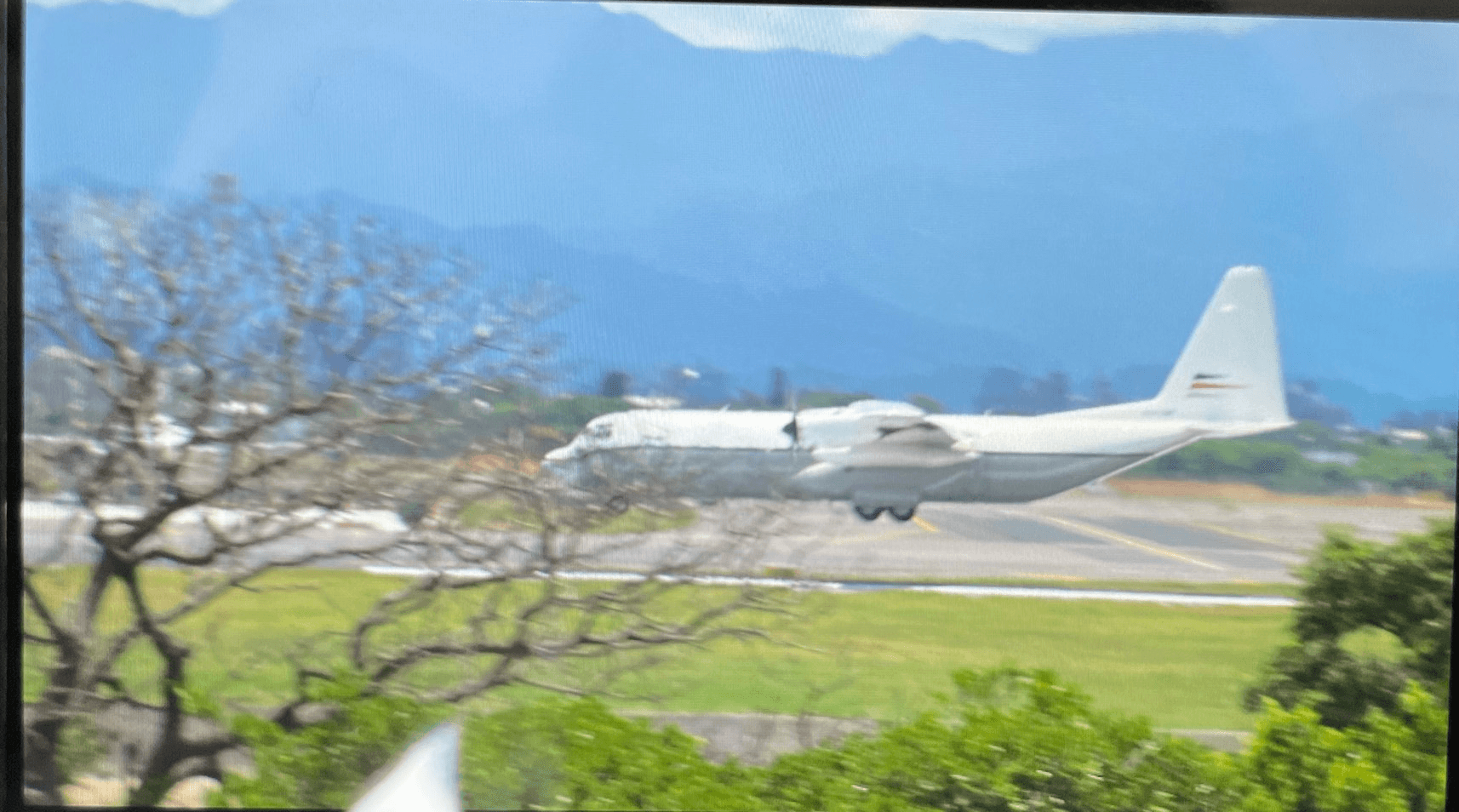 美國一架編號N3755P的L-100-30運輸機今降落桃園機場。