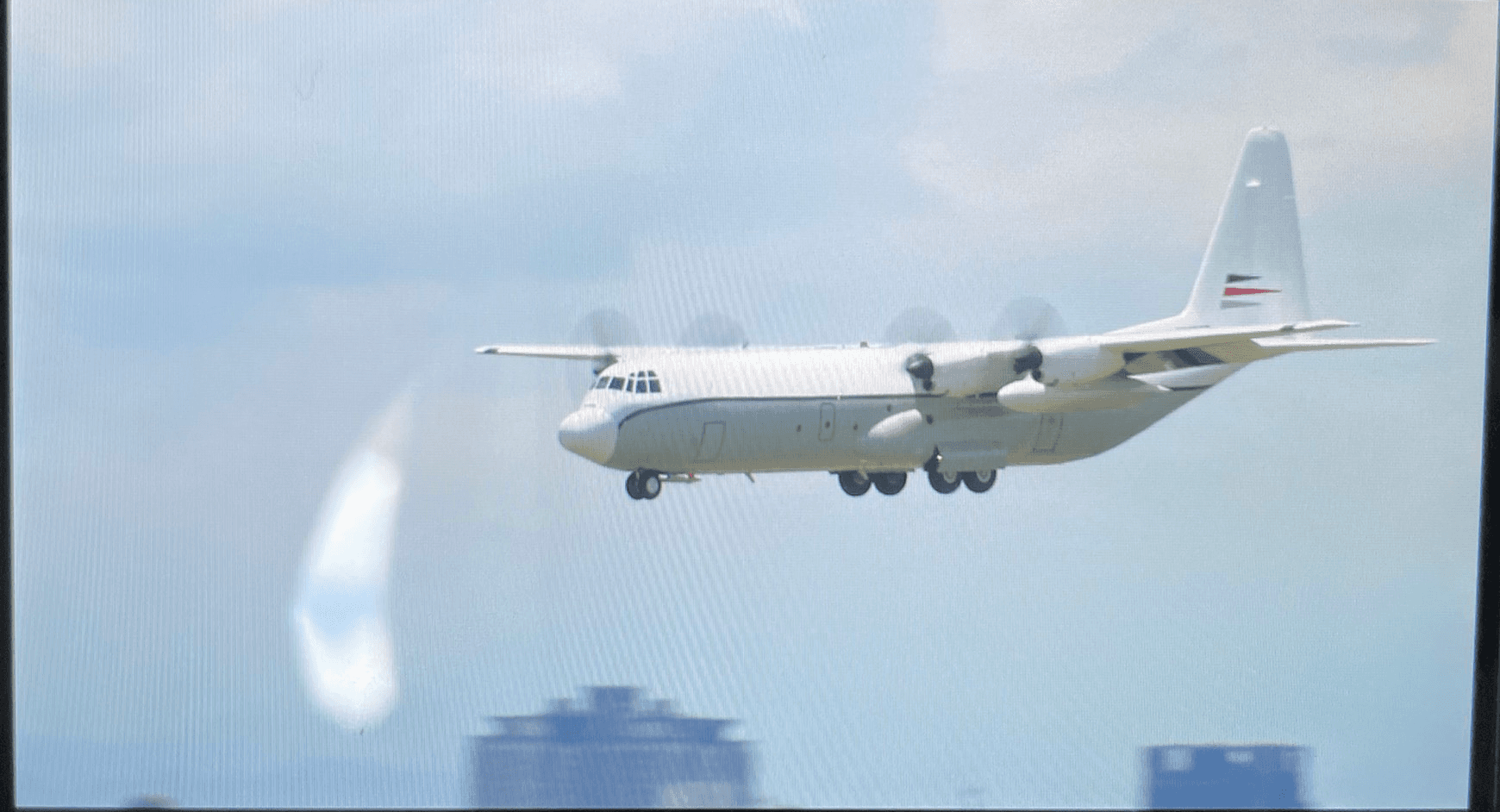 美國一架編號N3755P的L-100-30運輸機今降落桃園機場。