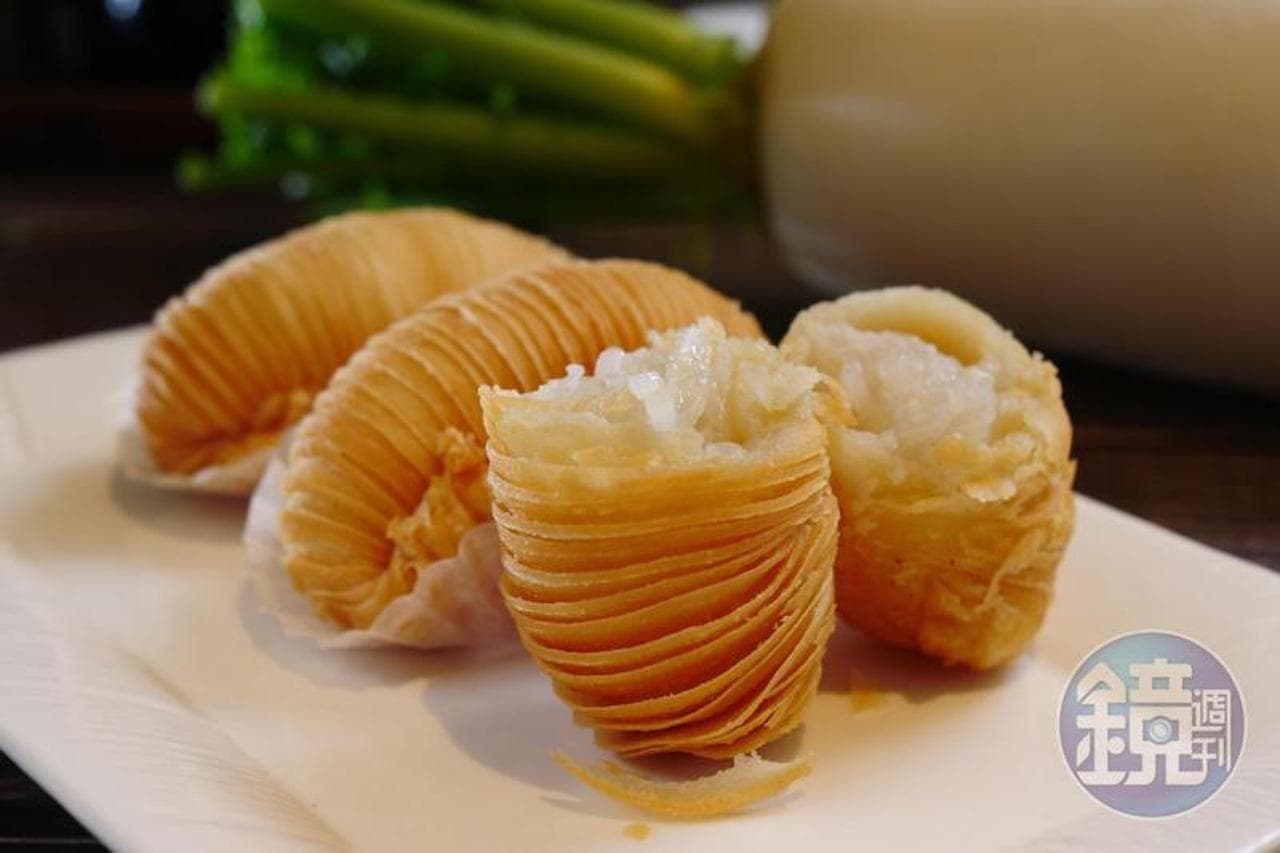 摺紋立體的「蘿蔔絲酥餅」,酥潤精巧。(125元/份)