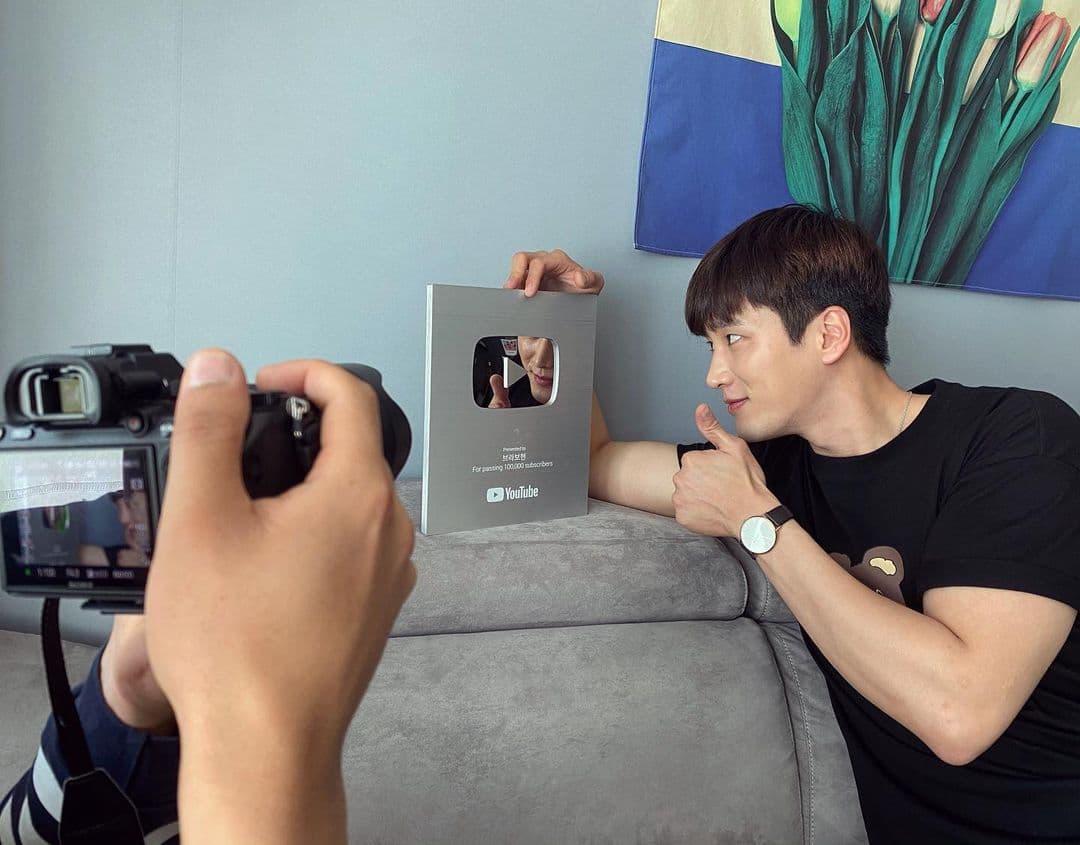 安普賢經營YouTube有成，還獲得官方認證。（翻攝自安普賢Instagram）
