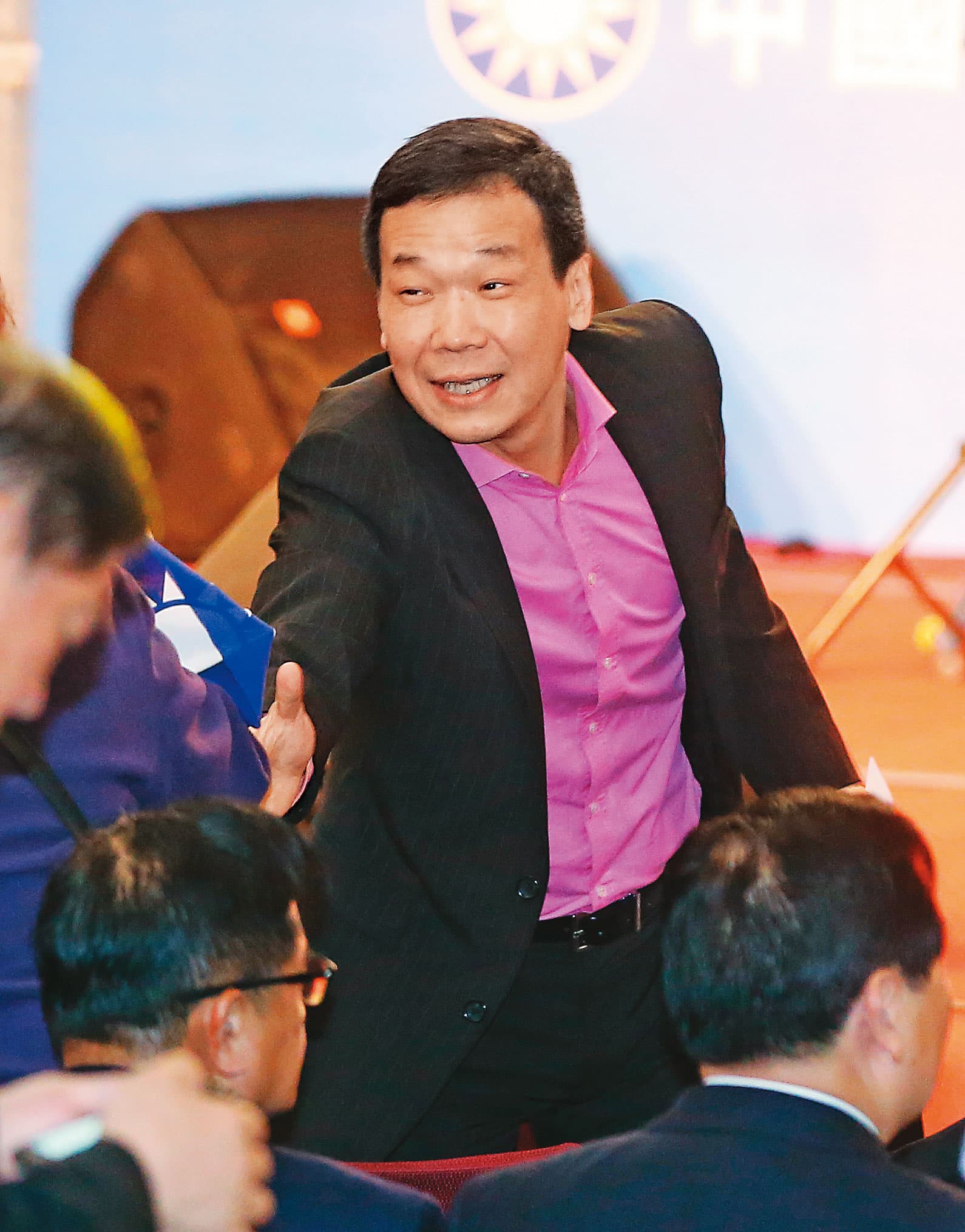 鍾小平強調,他曾是國民黨最高票當選市議員,在地方上是最大罷昶力量。