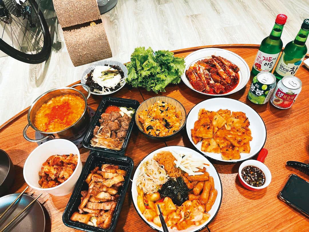 J個…晚餐分量是否太多了?但小禎說,她每一口飯都會嚼20、30下。(翻攝自小禎IG)