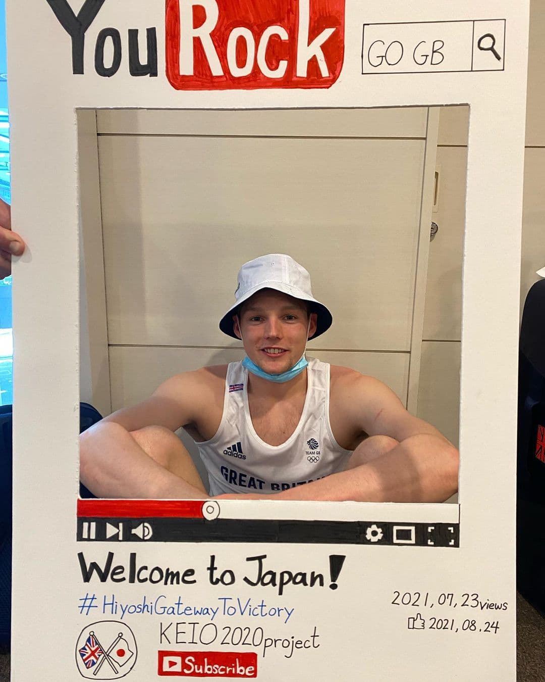 史考特在日本東京賽場內俏皮打卡。(翻攝Duncan Scott IG)