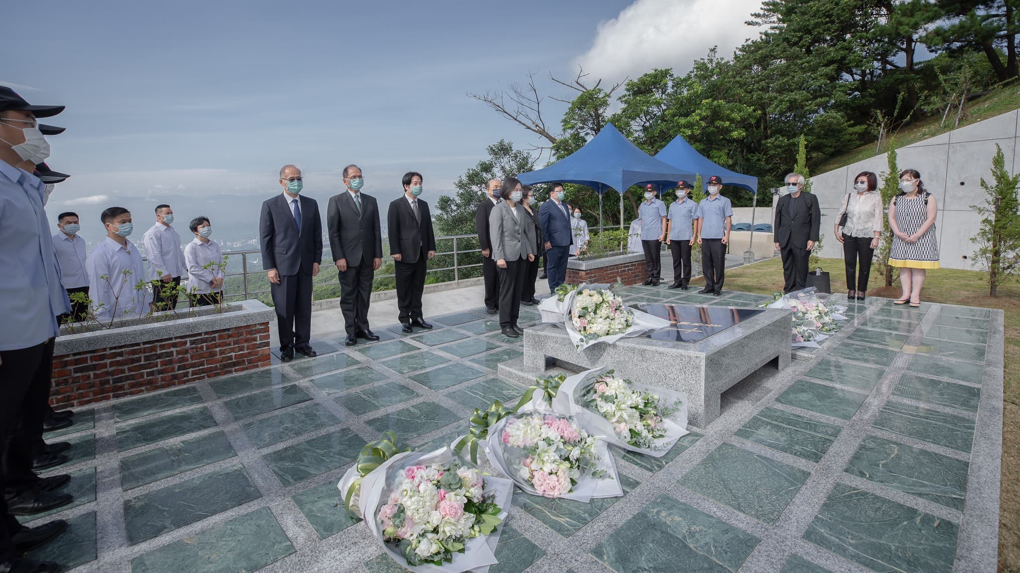 蔡總統今到五指山追思李前總統。（翻攝自蔡英文臉書）