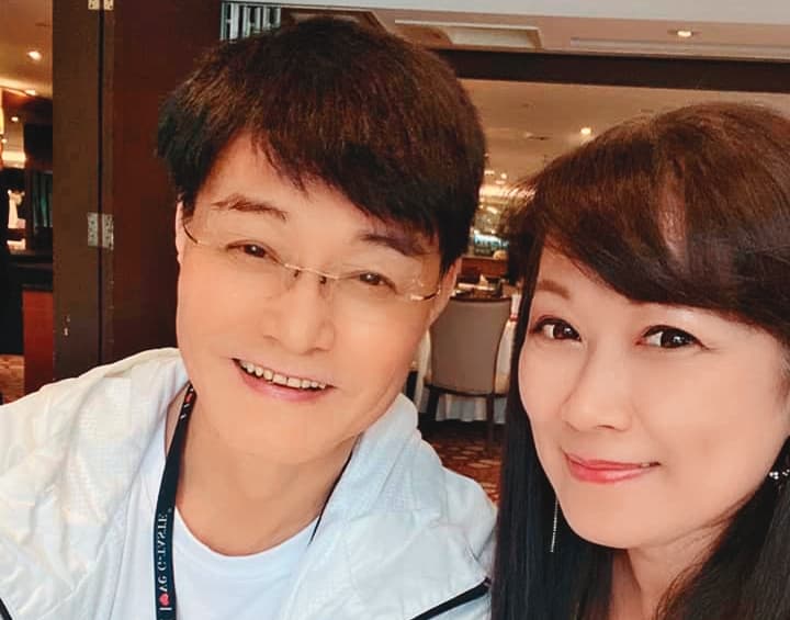 張金鳳(右)一度爆出蕭大陸對她施暴,還是王中皇(左)陪當證人;不過後來兩人對於此事不願再提。(翻攝自張金鳳Envi Chang臉書)