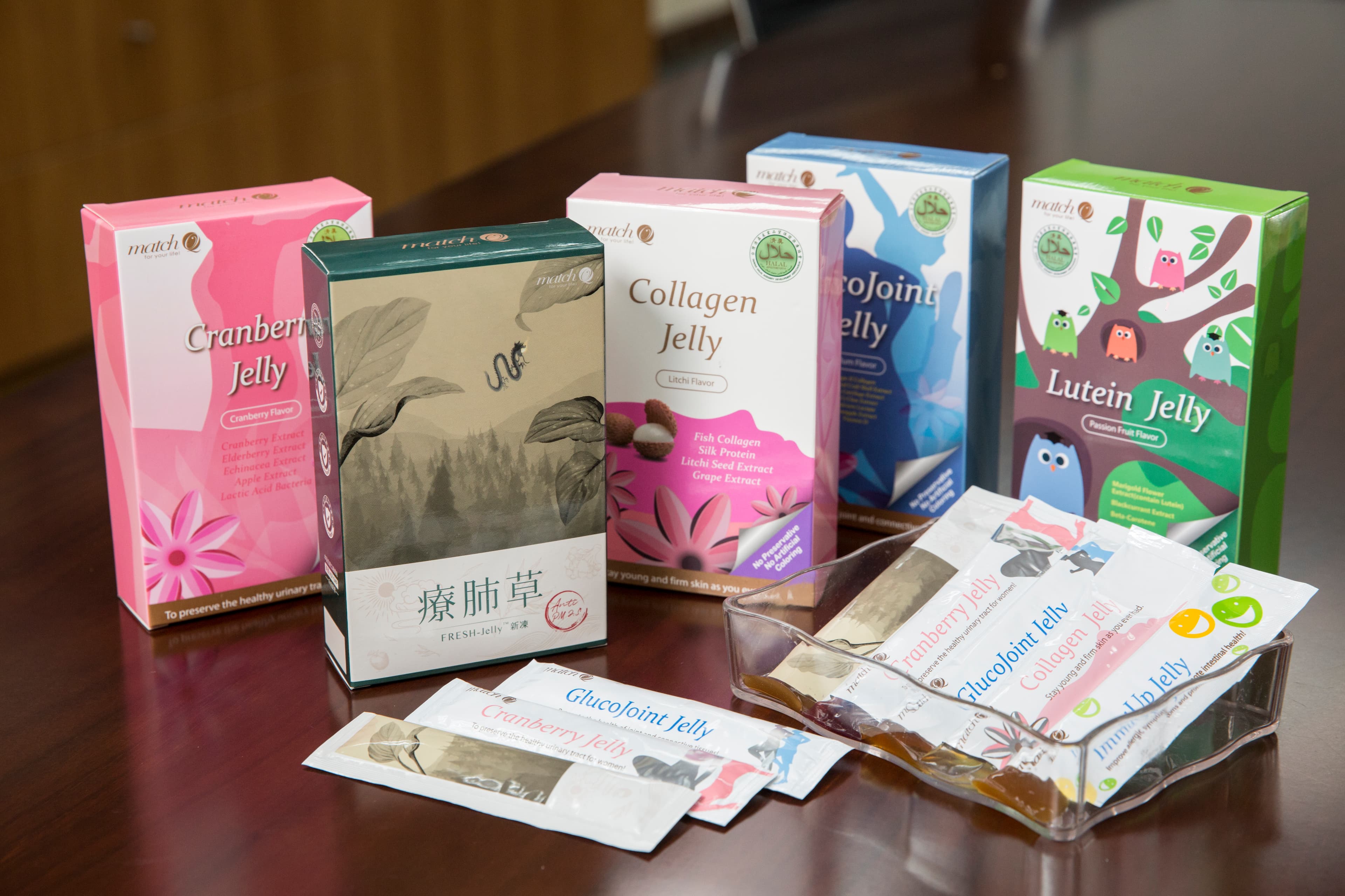 歷經2年努力，逢興是國內第一家果凍劑型保健食品廠，研發與代工實力獲得全球最大保健品牌指定成為果凍系列唯一供應商。