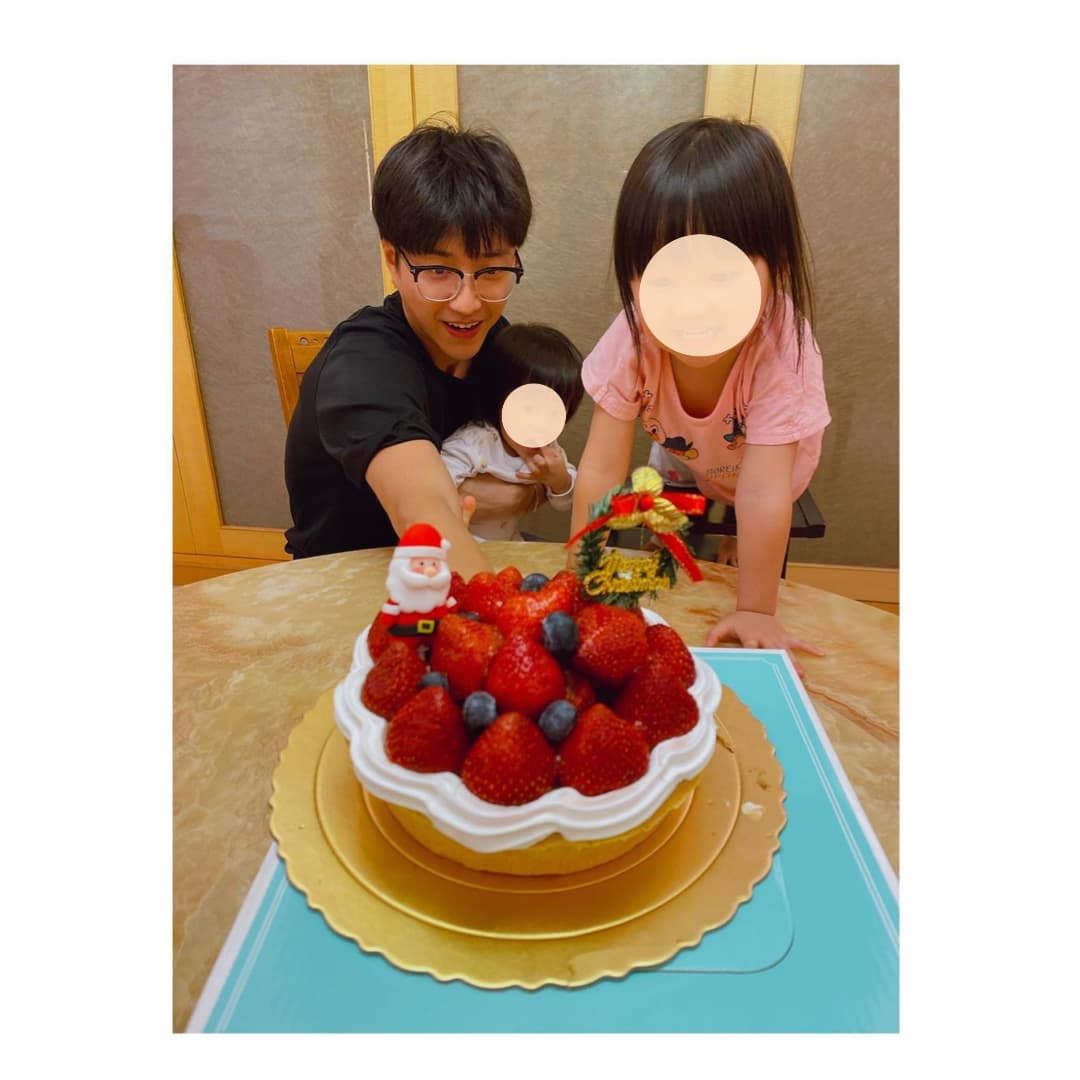 福原愛返日後，已有8個月不見江宏傑（中）與一兒一女。（翻攝自福原愛IG）