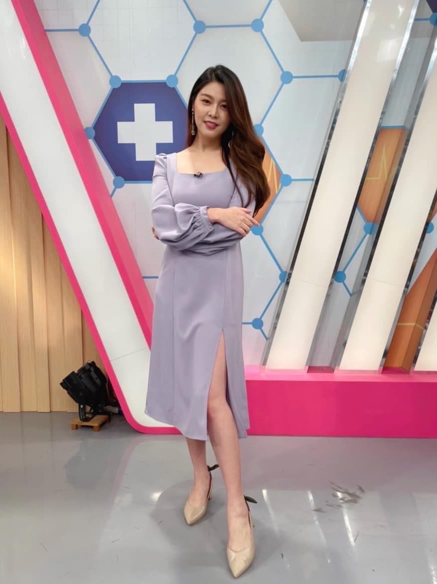 37歲的白家綺,已經是4個孩子的媽,但身材保持依舊。(翻攝自白家綺臉書)