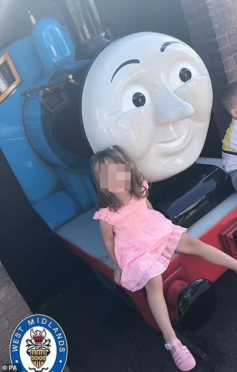 年僅3歲的凱莉被殘忍的兩人痛毆致死。(翻攝Solihull Police推特)