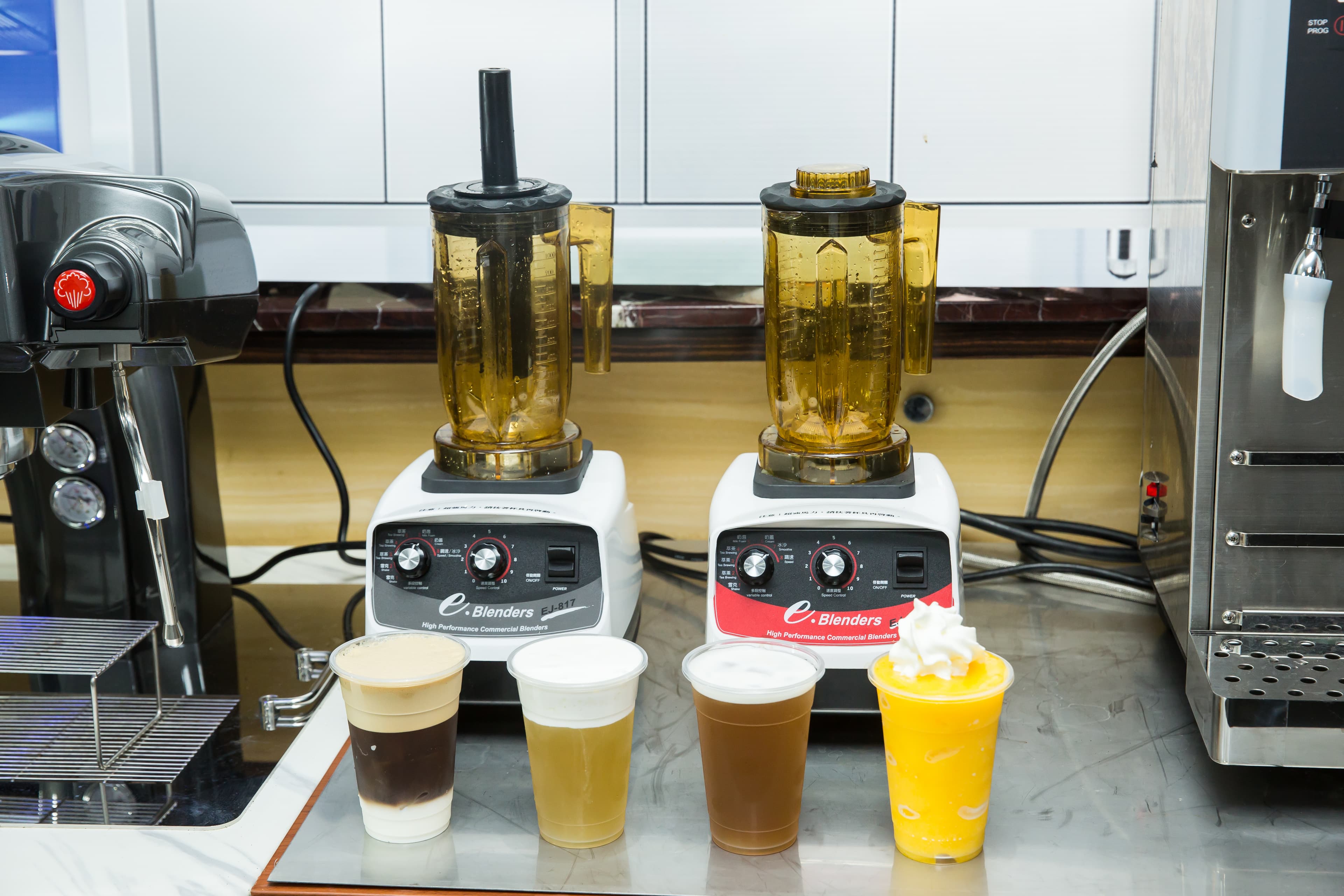 一台多功能漩茶機,風行兩岸手搖茶飲市場,平均年賣近10萬台。