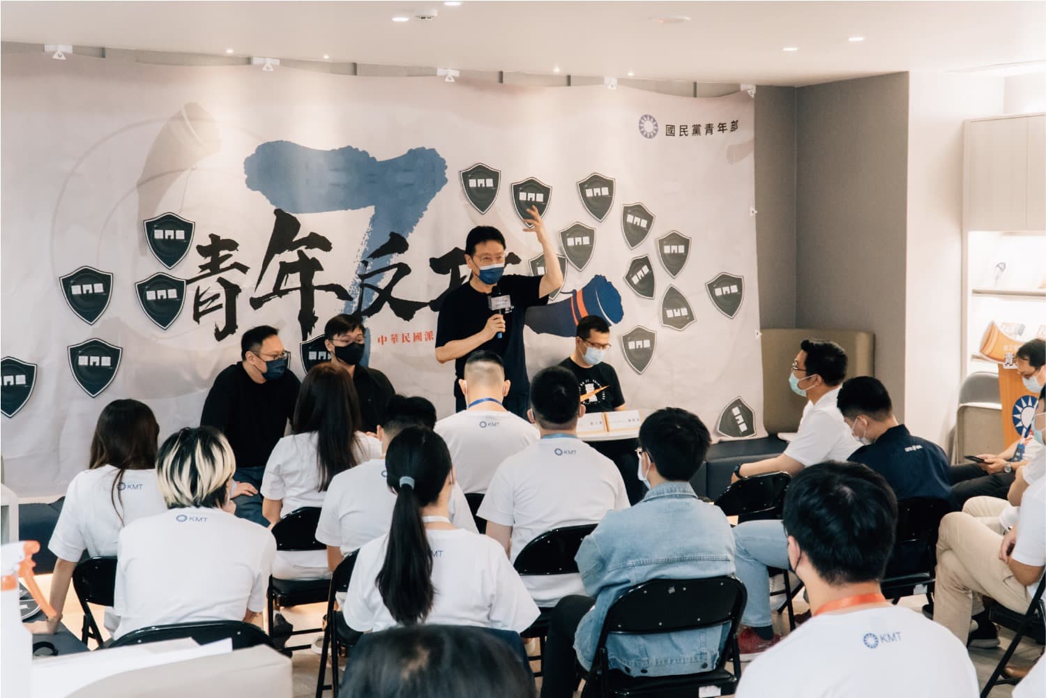 趙少康受邀至國民黨「網紅青年營」演講。(翻攝自趙少康臉書)