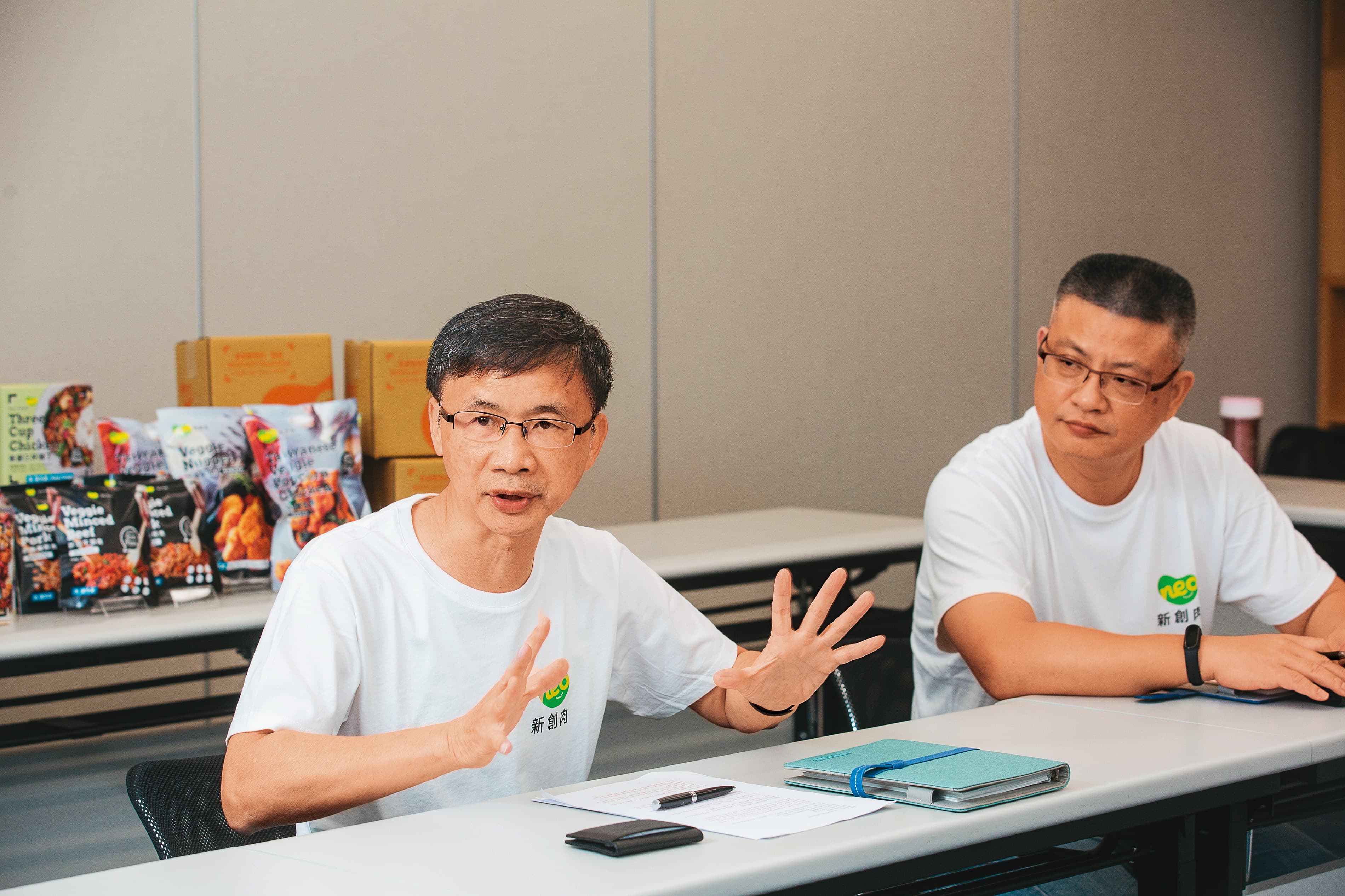 大成集團要借重欣光總經理詹金和(左)在冷凍調理市場多年的經驗,打開自家植物肉的出海口。