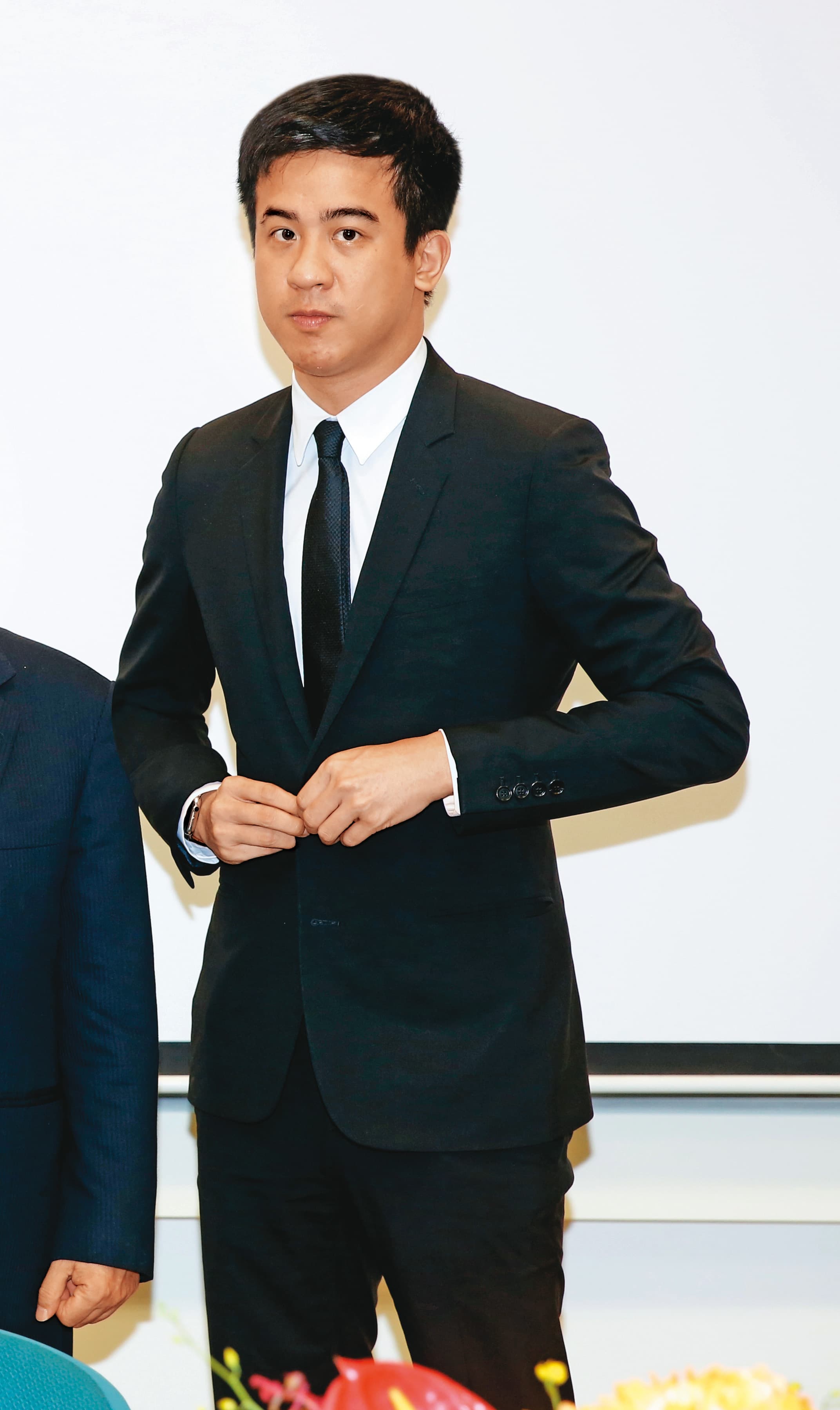 新郎吳昕東雖是吳東進獨子，但對金融業興致不高，原本只在新光保全任副董。