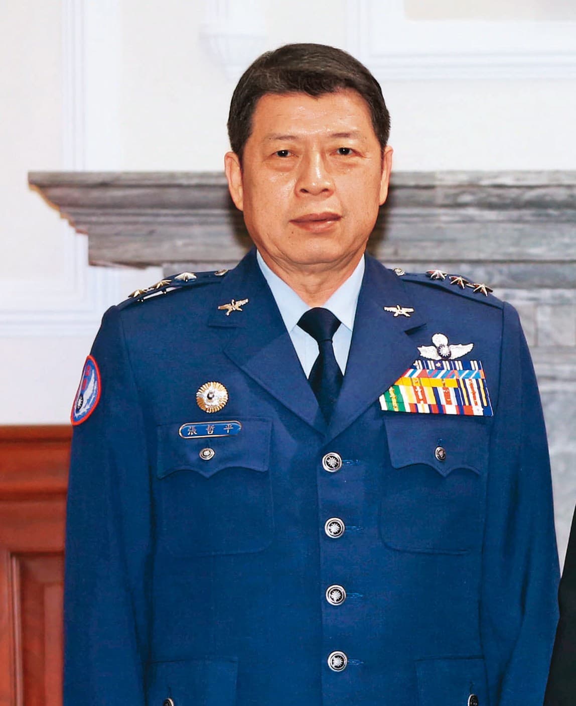 身兼二級上將的國防大學校長張哲平頻被共諜接觸,日前遭檢調傳訊時,他稱和袍澤聚餐都遵守保密規定,但檢調對此存疑。(中央社)