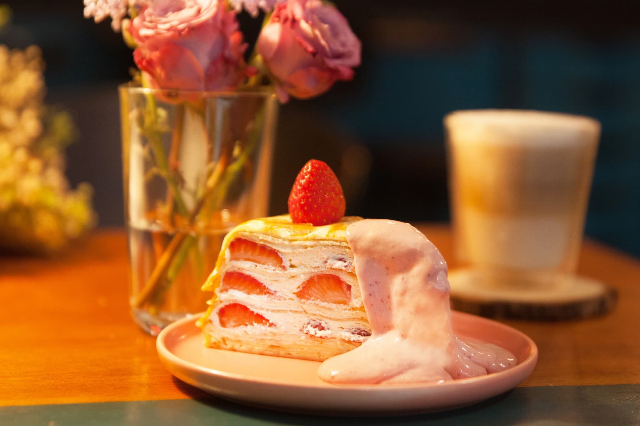 「草莓大壩」為每年限時限量的熱門甜點。(三奇壹號咖啡館提供)