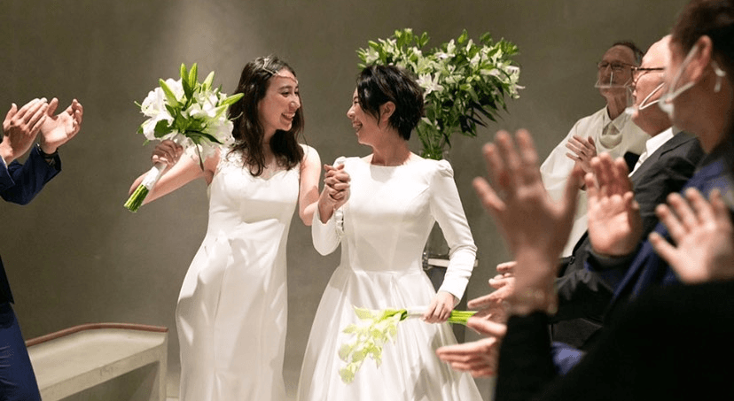 Jenny與Narumi去年已經舉行婚禮,但日本同性婚姻尚未合法化,兩人常在社群上討論同性婚姻相關話題。(翻攝IG@narumi_jenny)