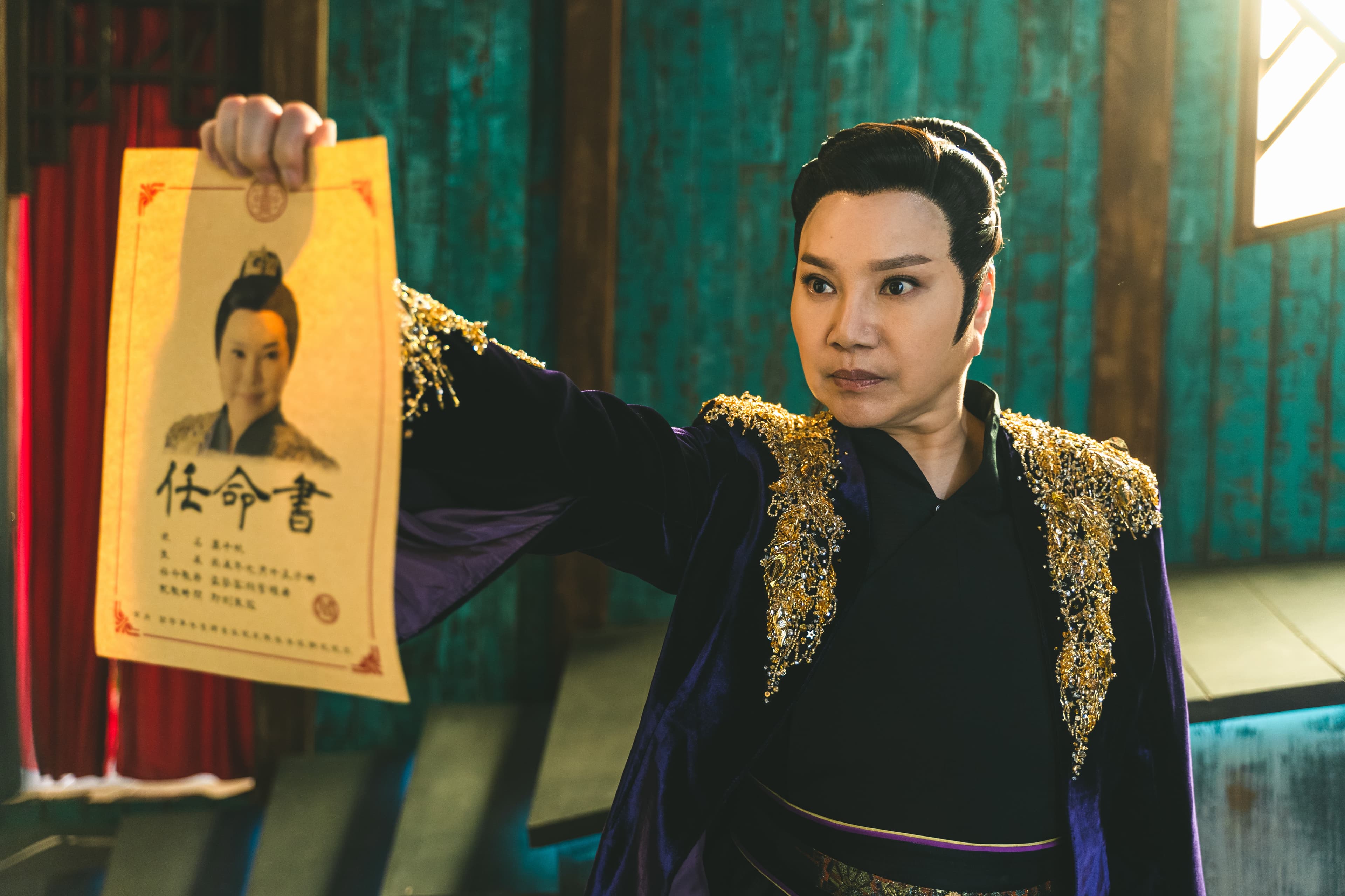 唐美雲飾演《孟婆客棧》老闆萬千帆。（圖：公視台語台提供）
