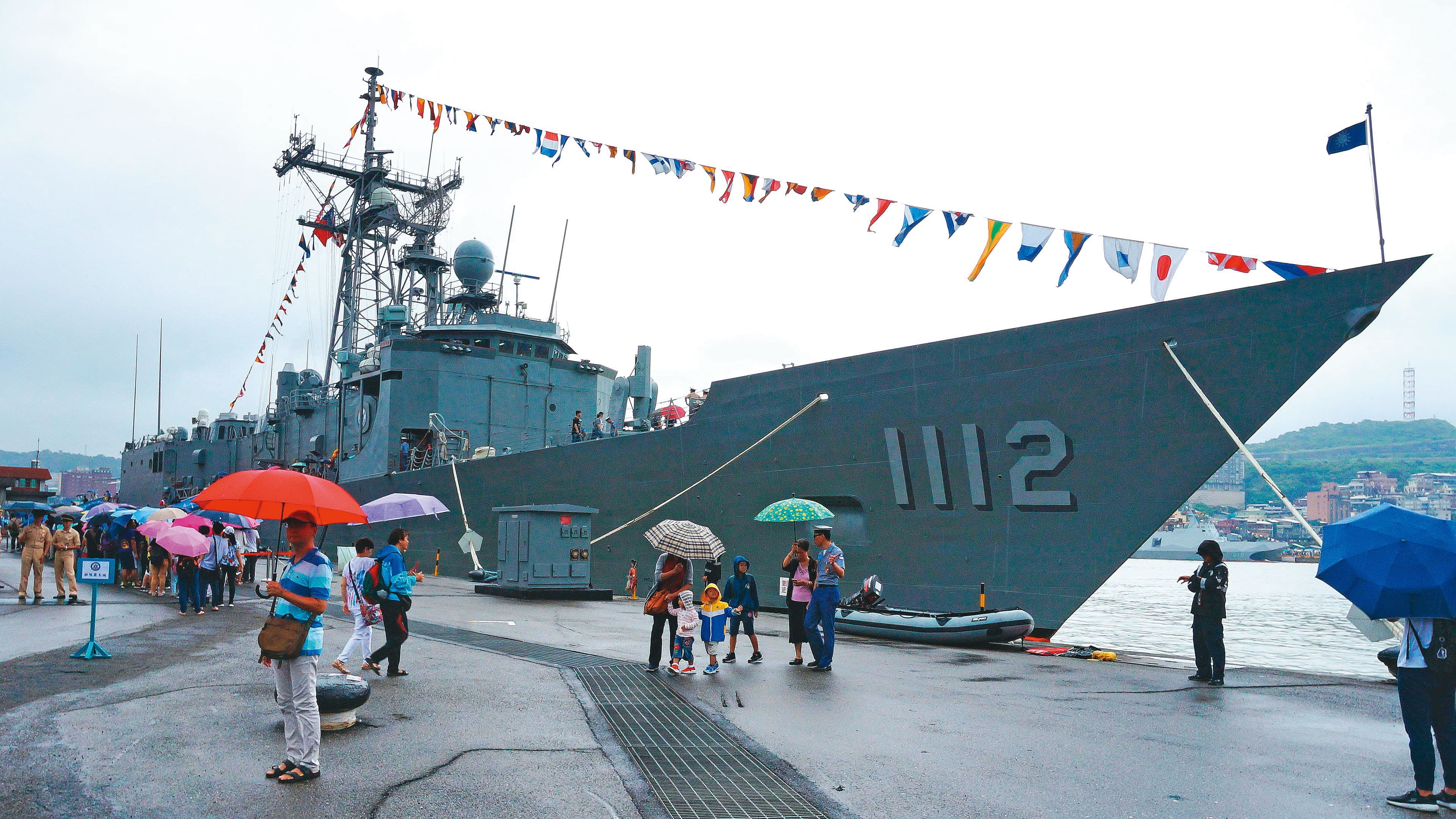 銘傳艦(圖)負責台灣海峽的重要巡防任務,卻傳出中校輔導長與女下士的不倫醜聞。(翻攝維基百科,Solomon203攝)