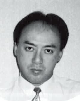 掬水軒3代董事長柯富元(圖)因案遭判刑,最後棄保潛逃流亡海外。(翻攝畫面)