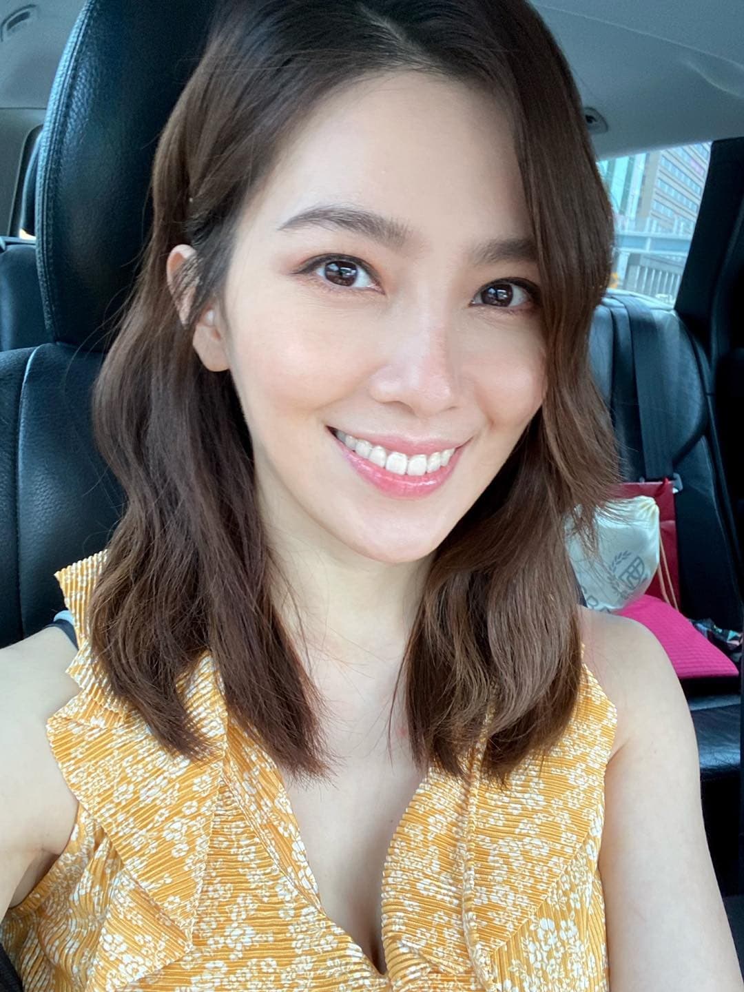 許藍方演藝工作喊卡,但她一直正面面對,從講座開始復工。(翻攝自許藍方臉書)