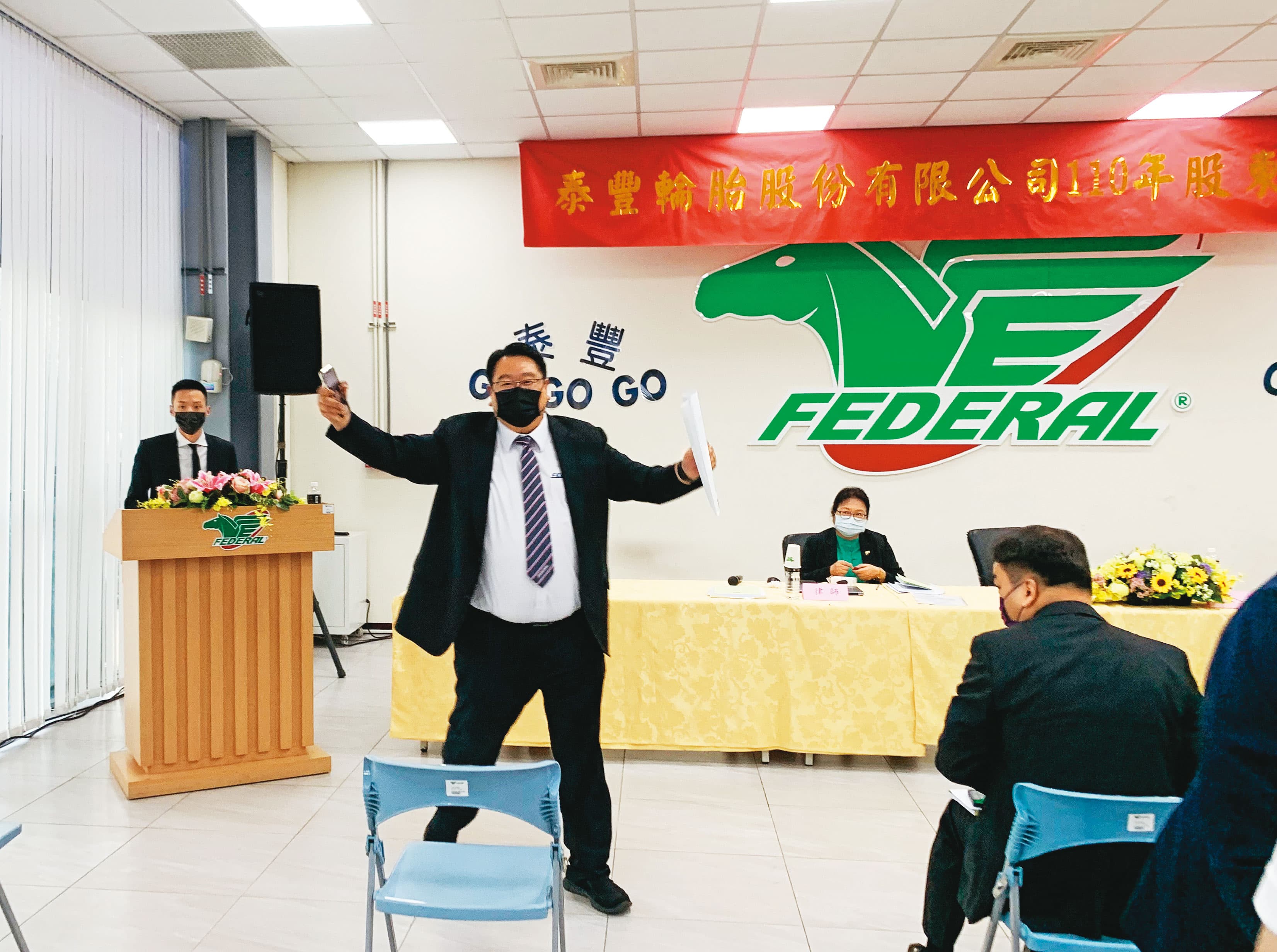 泰豐經營權之爭打得火熱,意外促使台苯提前董監改選。