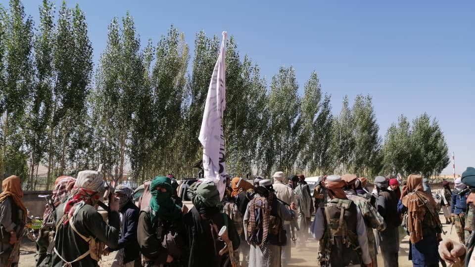 塔利班軍閥獲得中國的物資援助。(翻攝塔利班組織發言人Zabihullah Mujahid推特)