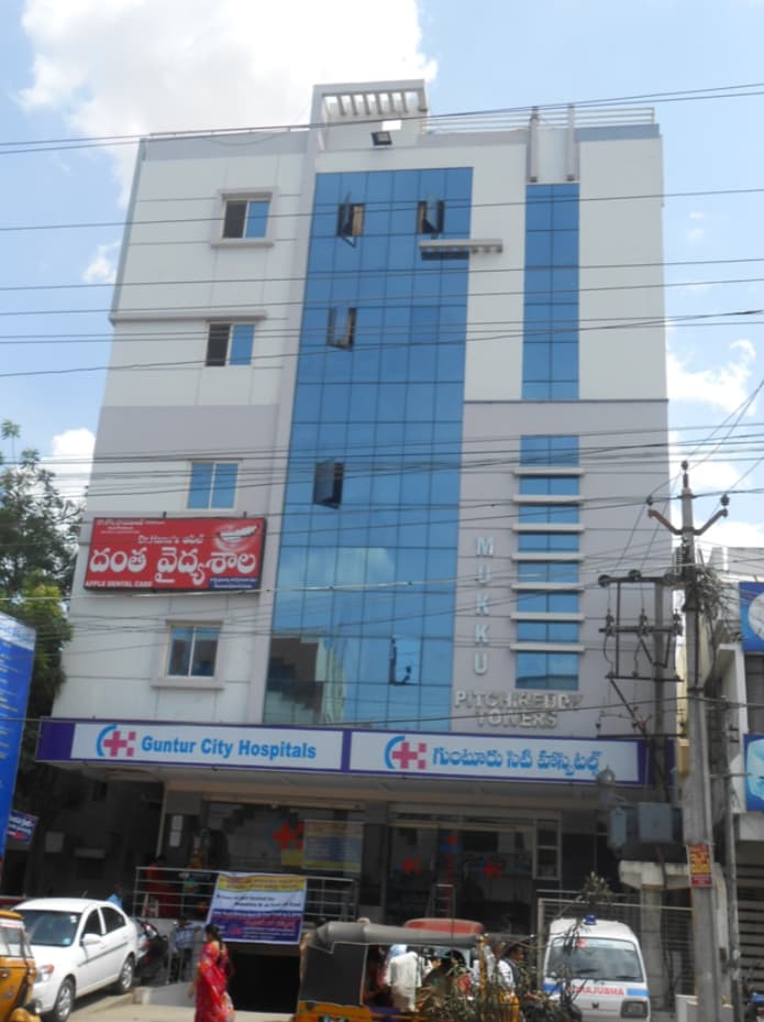 兩位受害者仍在貢土爾市立醫院接受治療。(翻攝Google街景地圖)