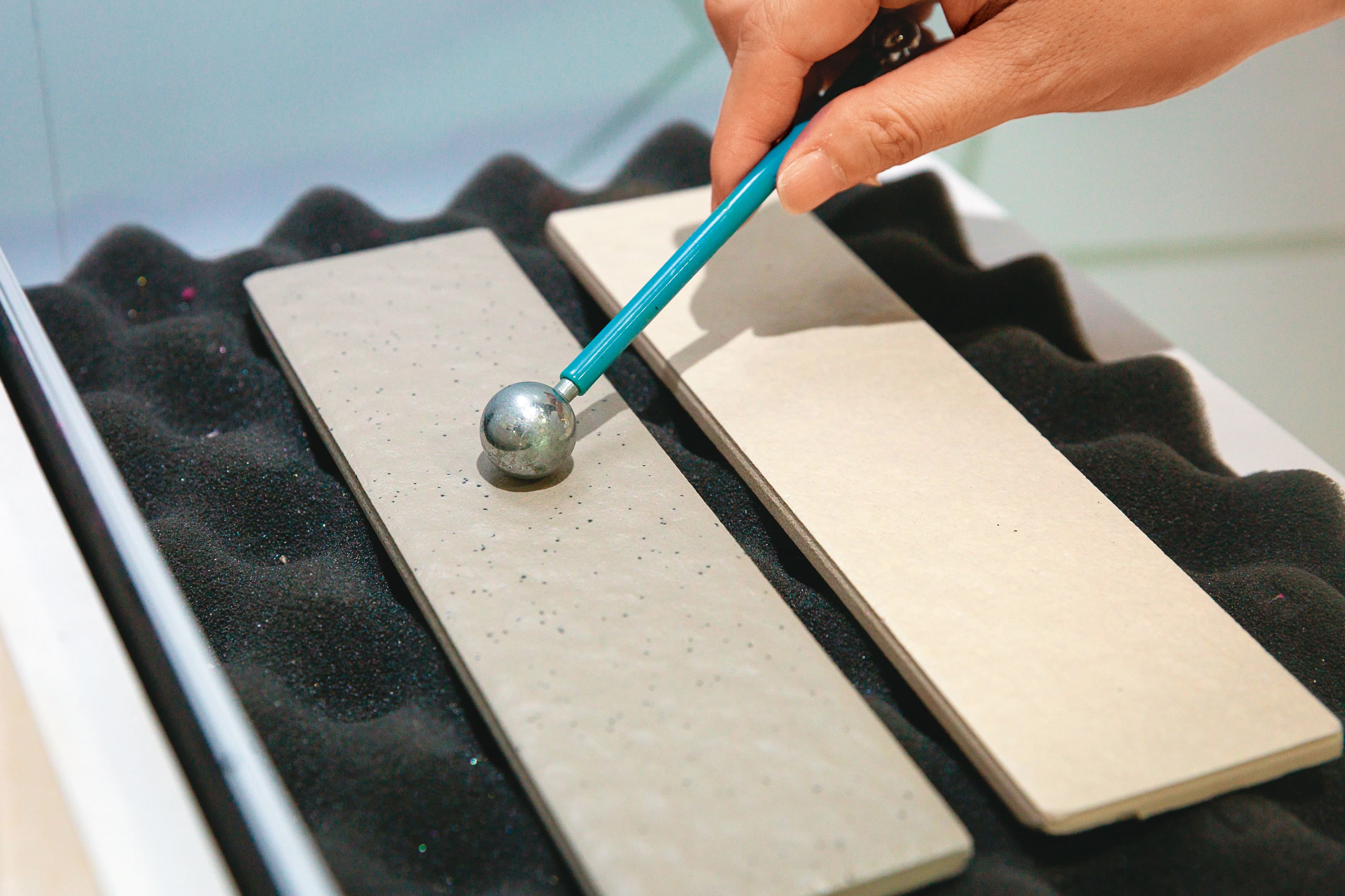 林榮德建議選磁磚4原則,看產地、查品牌、聽聲音、提供售後服務。