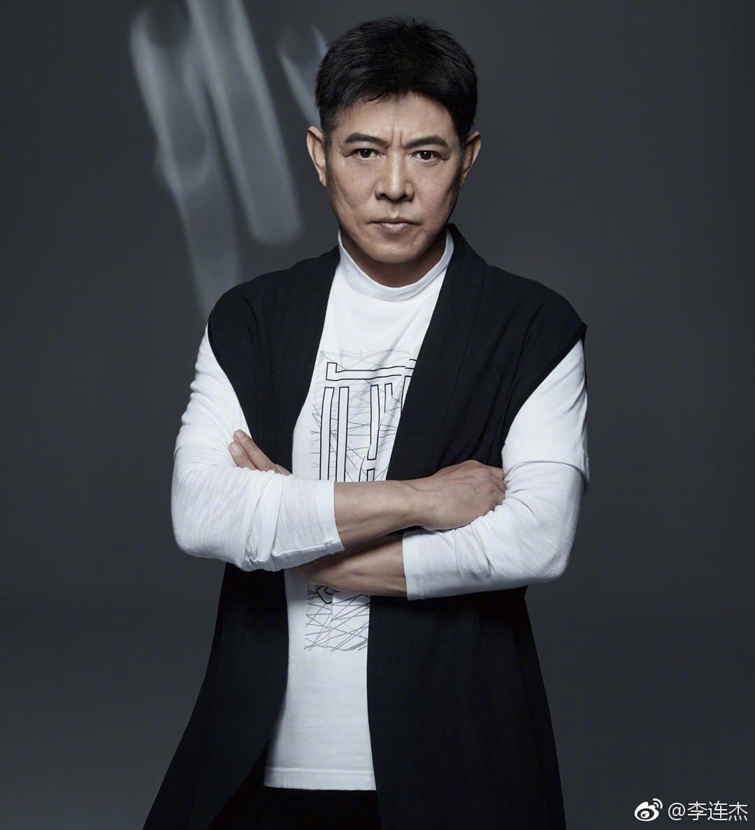 李連杰從中國籍跳到美國籍,再改當新加坡公民,外傳他曾3度想恢復中國籍遭拒。(翻攝自李連杰微博)