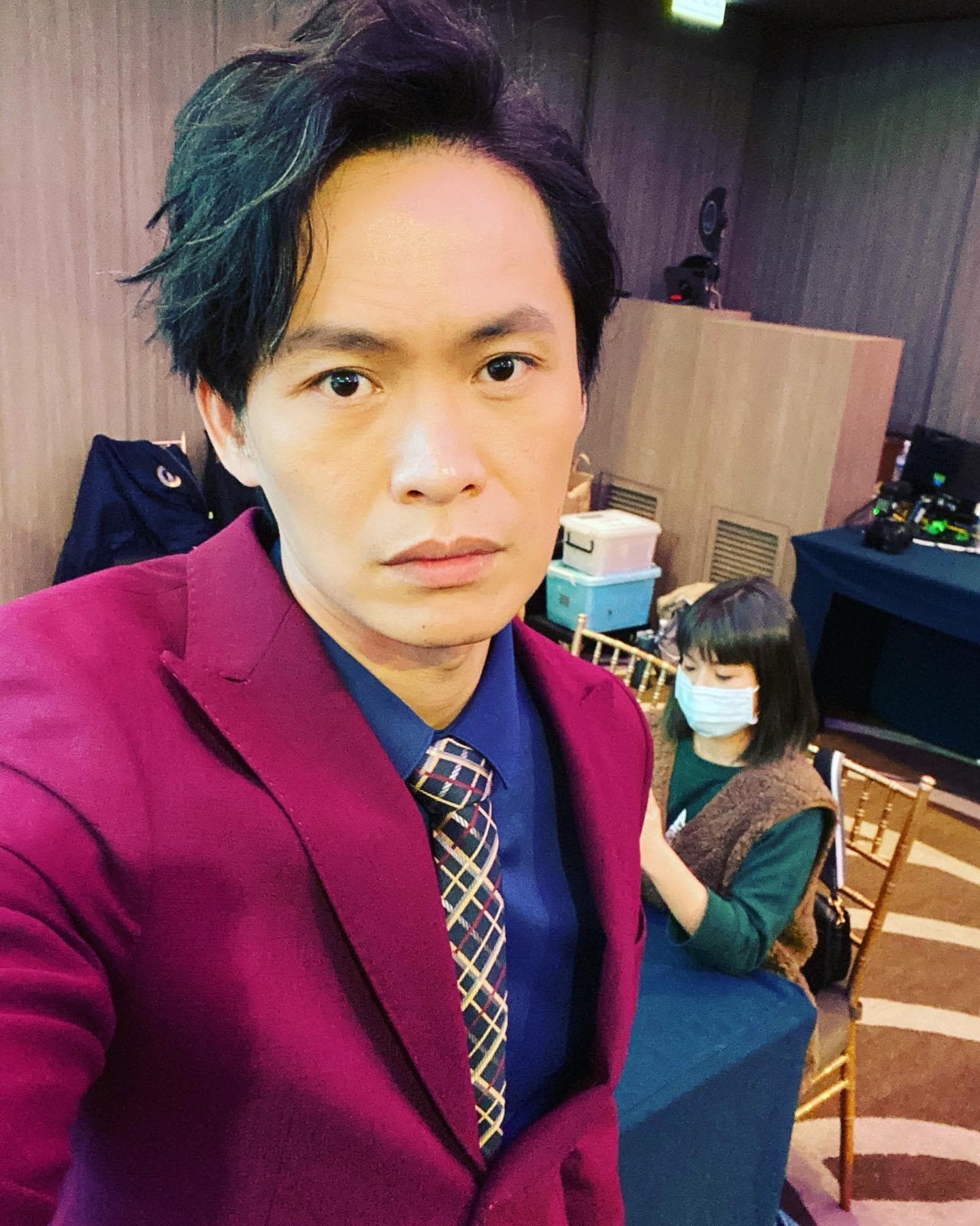 黃鐙輝砸千萬買下南港一間新成屋，與丈母娘、妻子和3個小孩同住。（翻攝自黃鐙輝臉書）