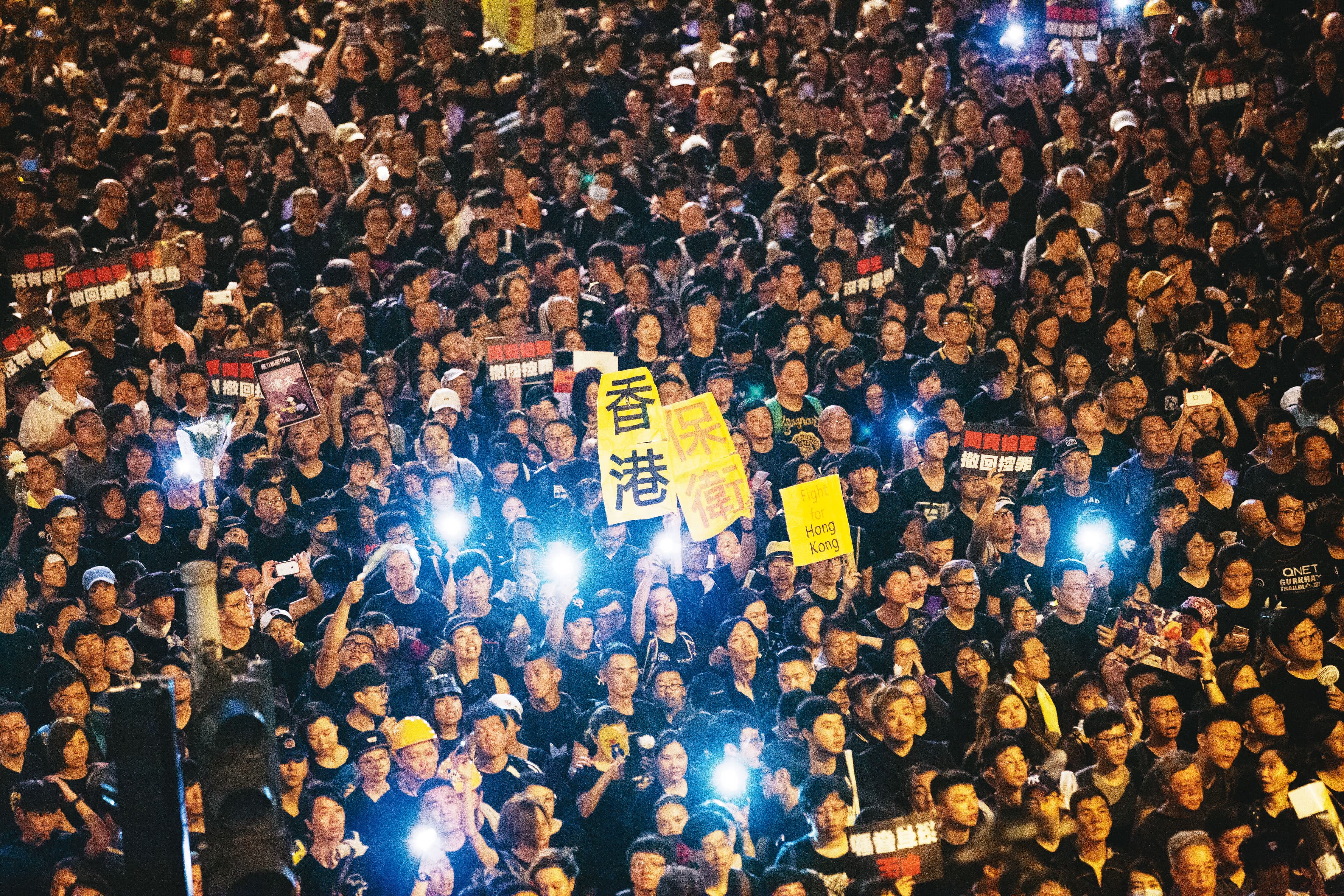 受全世界反中氛圍影響,江啟臣認為,九二共識遭汙名化及抹紅,但國民黨卻未精準澄清,才失去民眾的支持。圖為香港2019年反送中遊行。