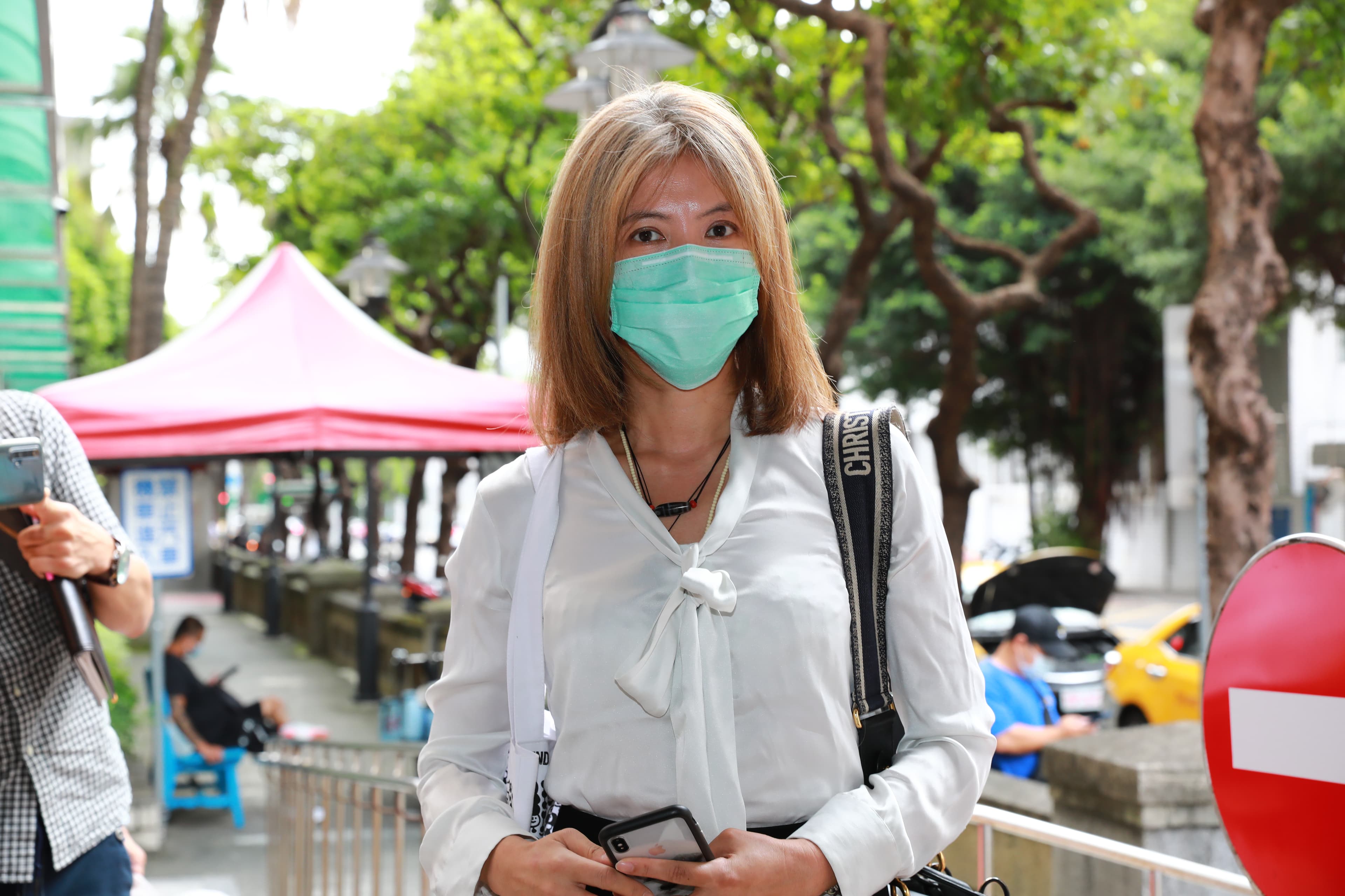 石木欽委任律師廖芳萱至懲戒法院出庭。