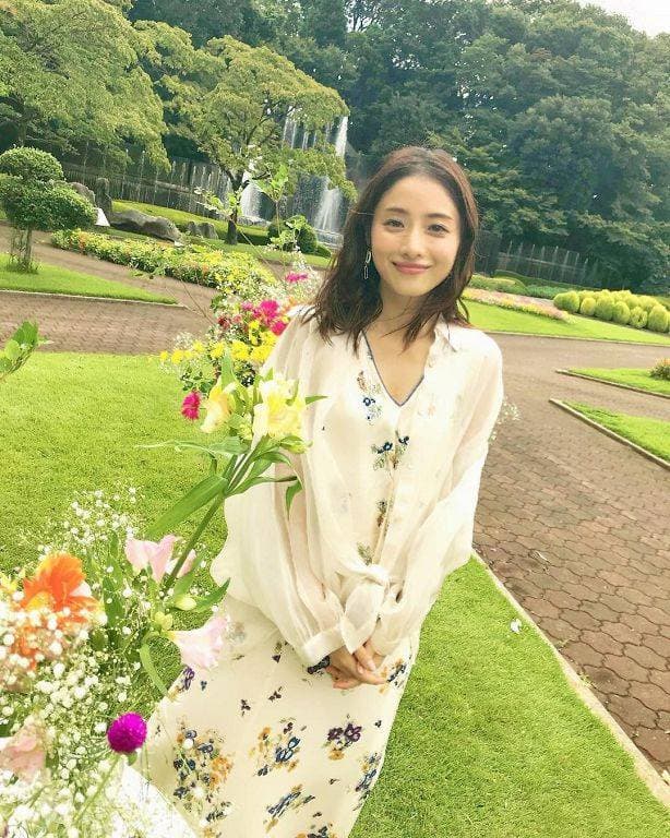 石原聰美婚後雖租了豪宅,但因相信風水,暫時還沒搬過去。(翻攝自石原聰美推特)