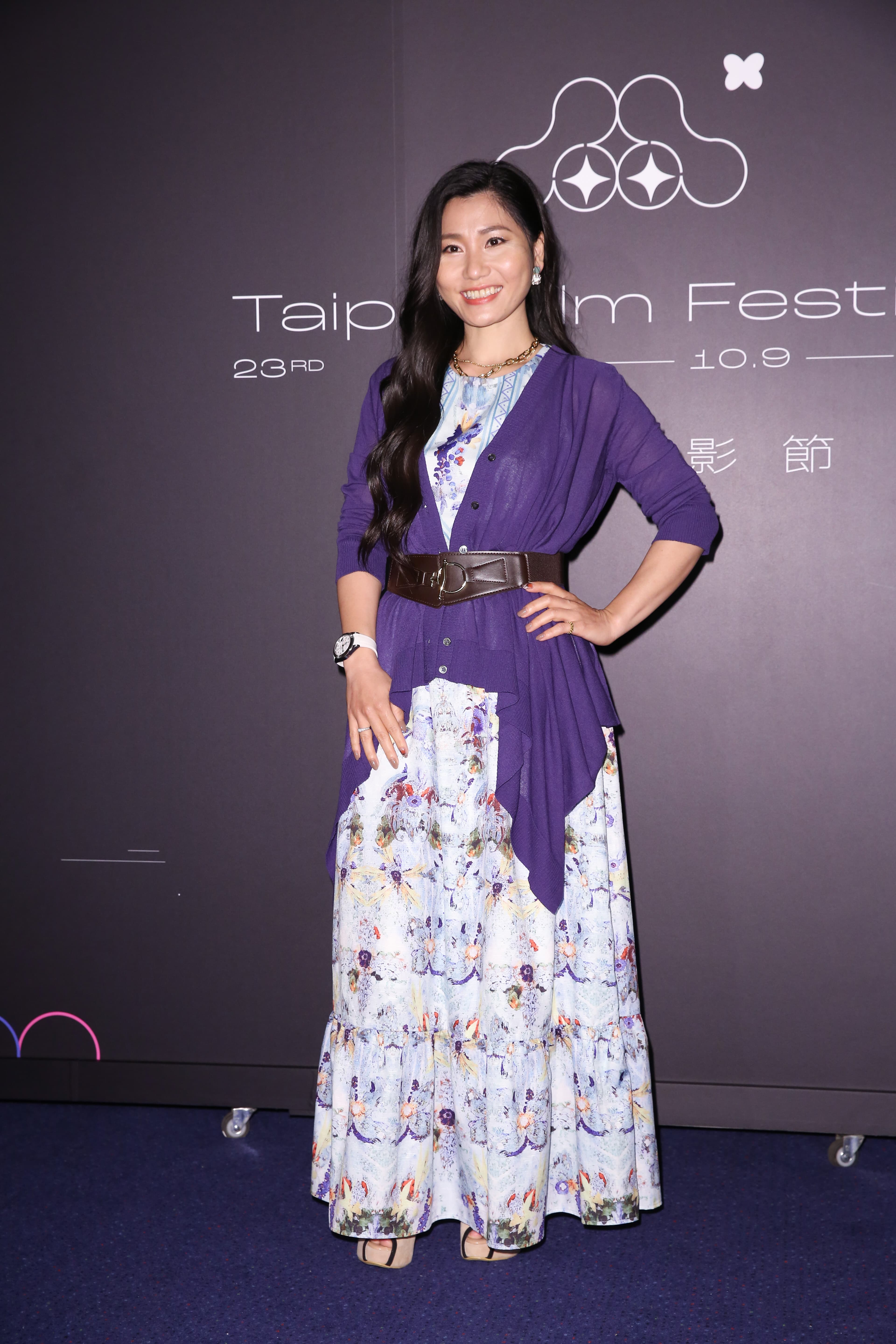 嫁到台灣才學唱歌仔戲,因而擁有「越南孫翠鳳」名號的阮安妮,首度演出電影女主角。