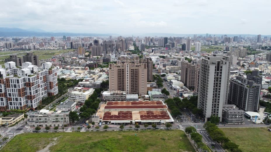 6月本土疫情嚴峻,冠德建設旗下環球購物中心放棄去年底得標的台中「市31」BOT案。(台中市政府提供)