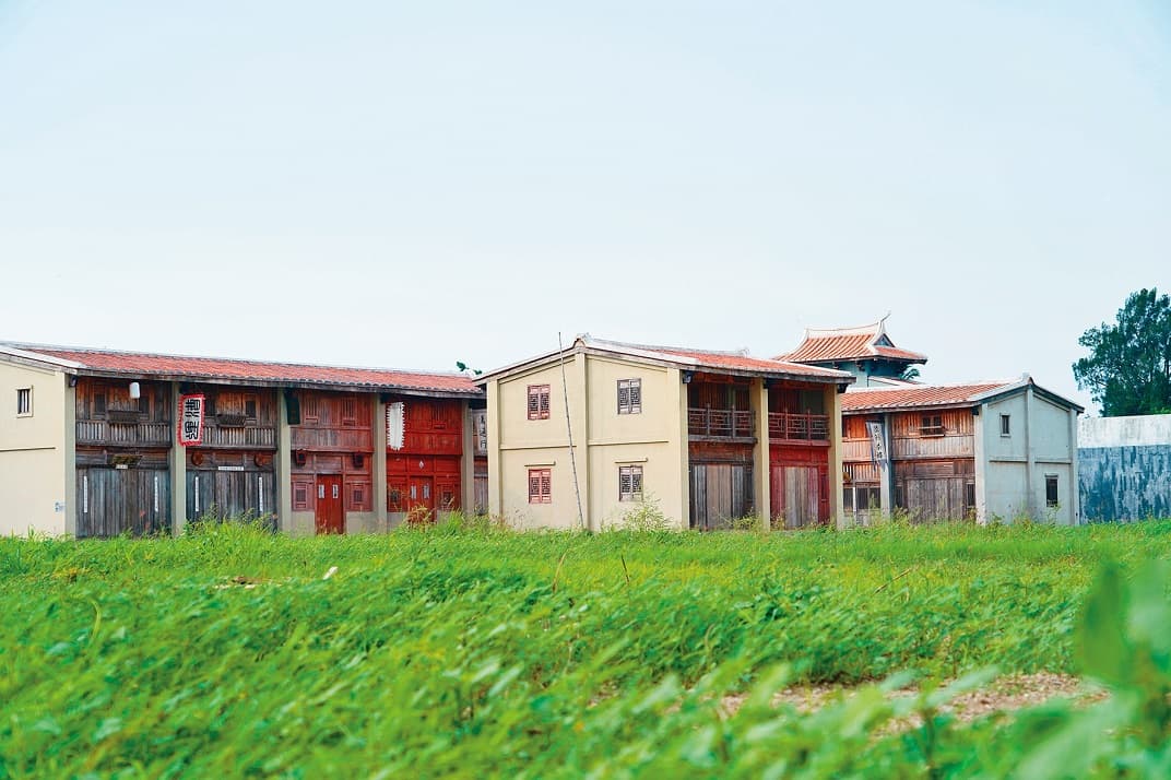 占地近九公頃大的岸內糖廠影視基地,目前完成第一期台灣府城。