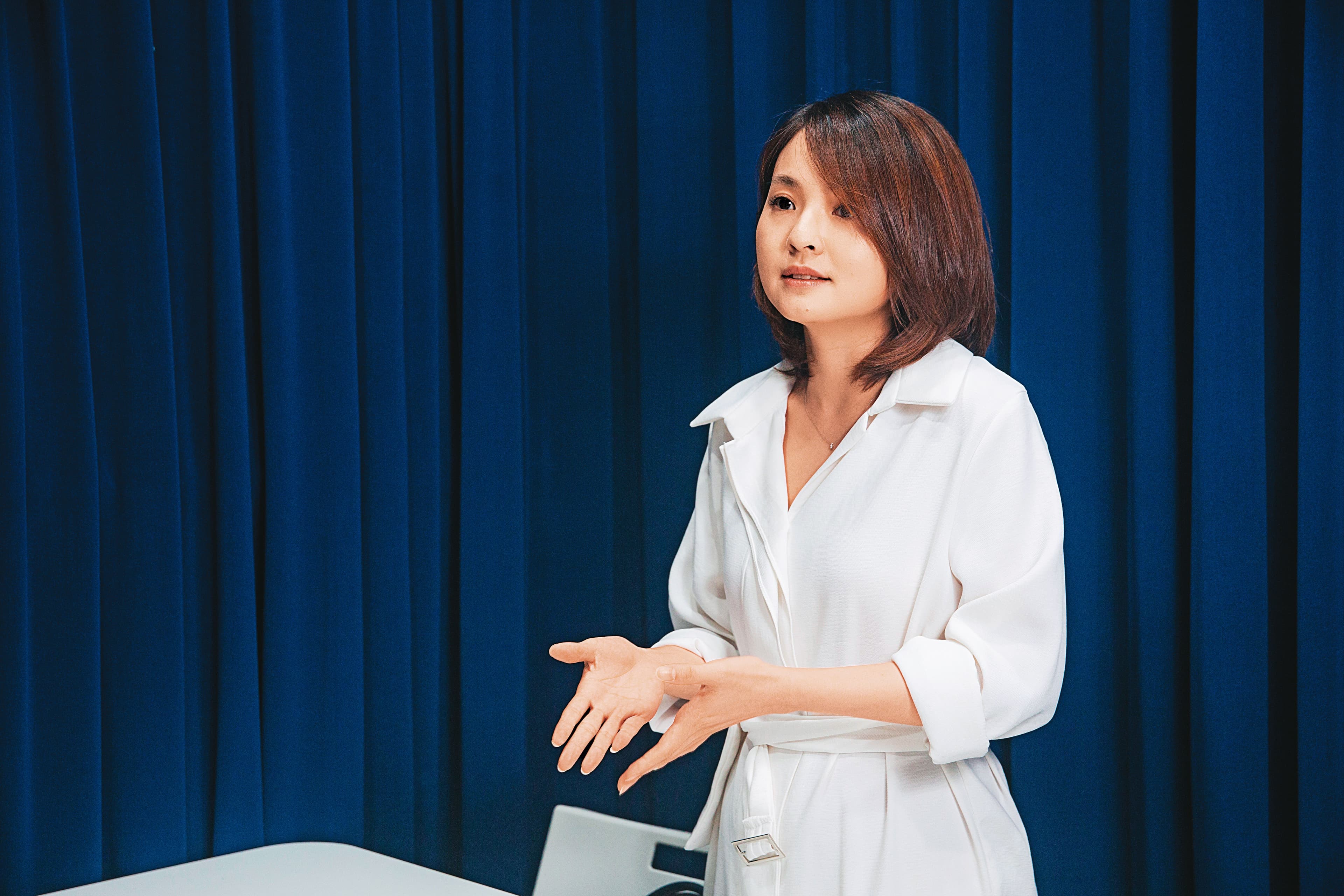 iFit愛瘦身創辦人陳韻如(圖)遭丈夫解除職務,宛如「東京著衣」夫妻失和的翻版。