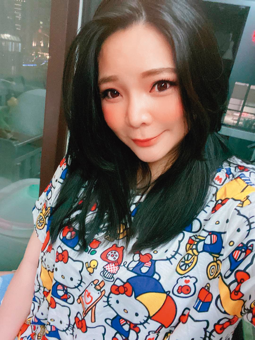 小甜甜曾以機會約會被拍,如今已經結婚生女。(翻攝小甜甜臉書)