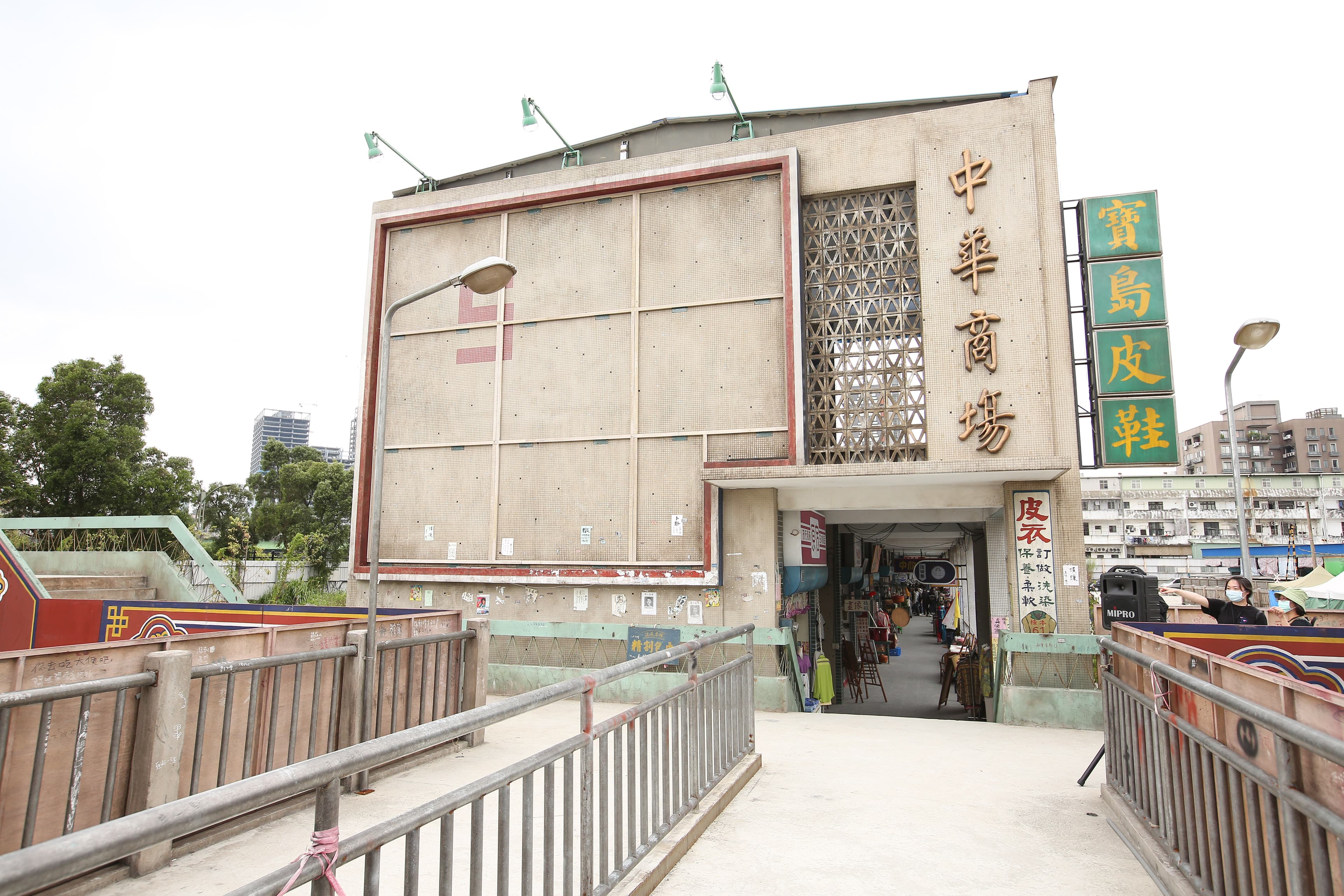 《天橋》搭出中華商場的場景後,還有許多複雜的特效鏡頭需要處理。