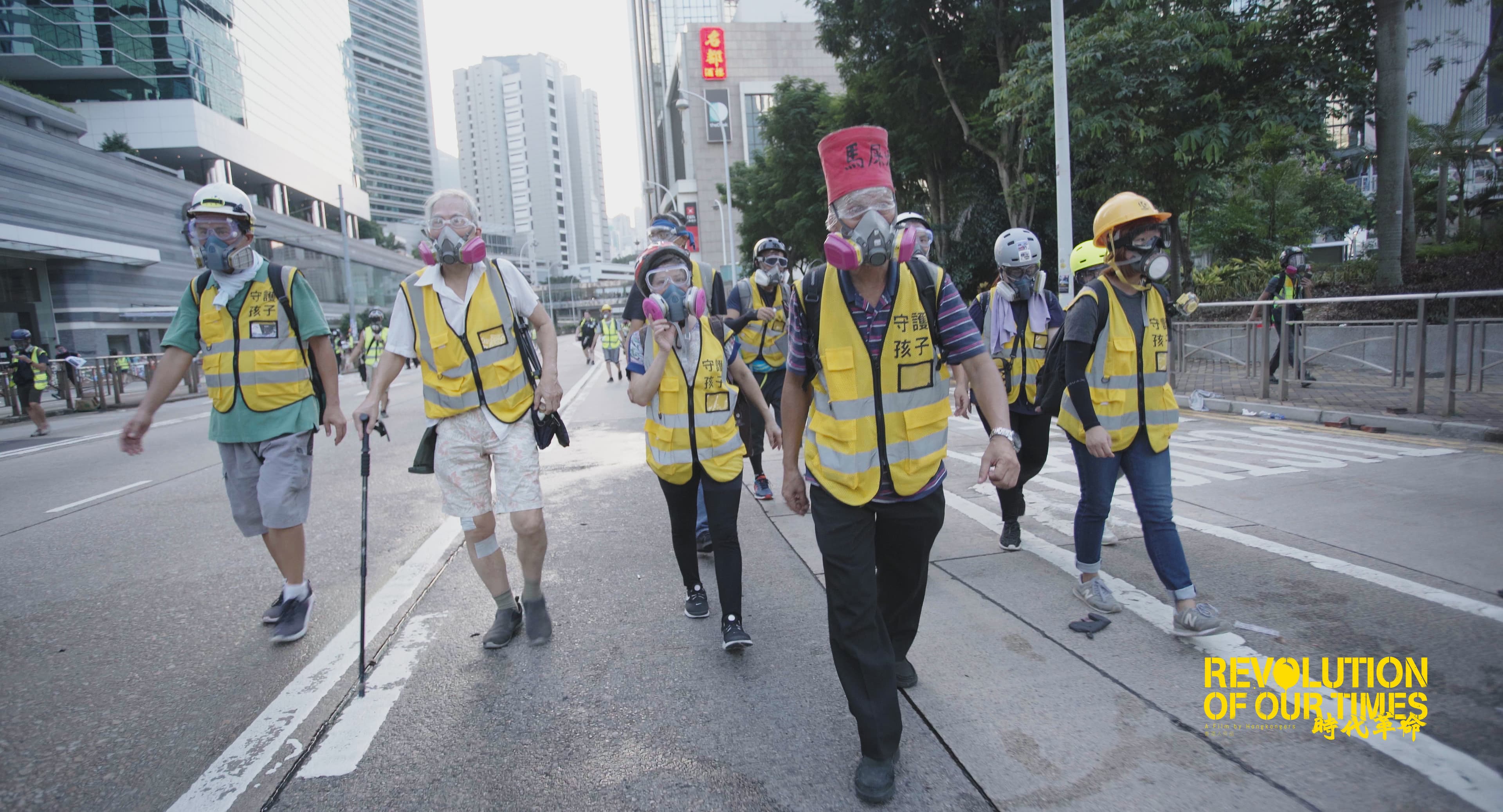 周冠威坦言，剪片的時候經常哭，看新聞的時候哭，祈禱的時候哭，聽音樂的時候哭。（時代革命團隊提供）