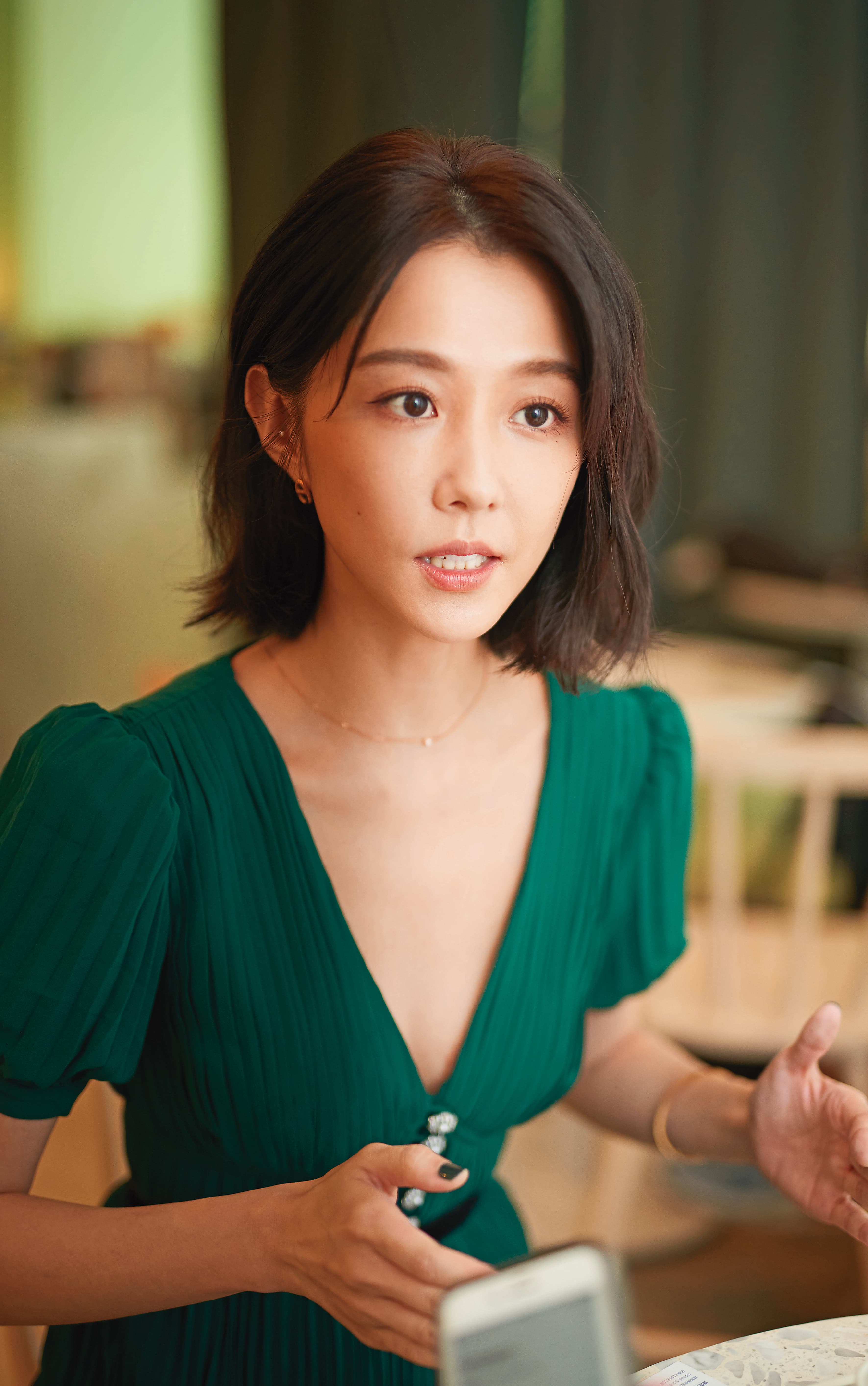首次飾演母親的邵雨薇,為《2049》克服溺水的心理恐懼。
