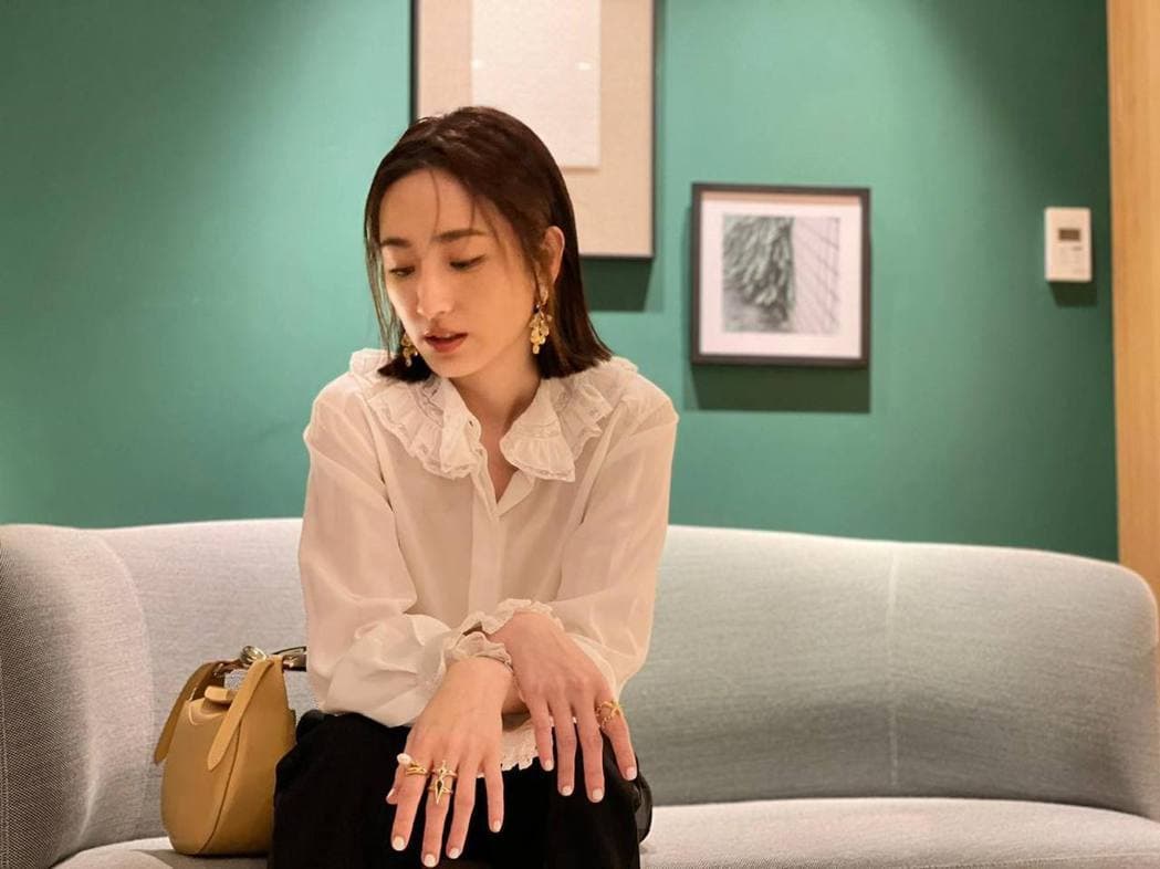 柯佳嬿的美妝產品出貨有問題,遭消費者責難。(翻攝自柯佳嬿臉書)
