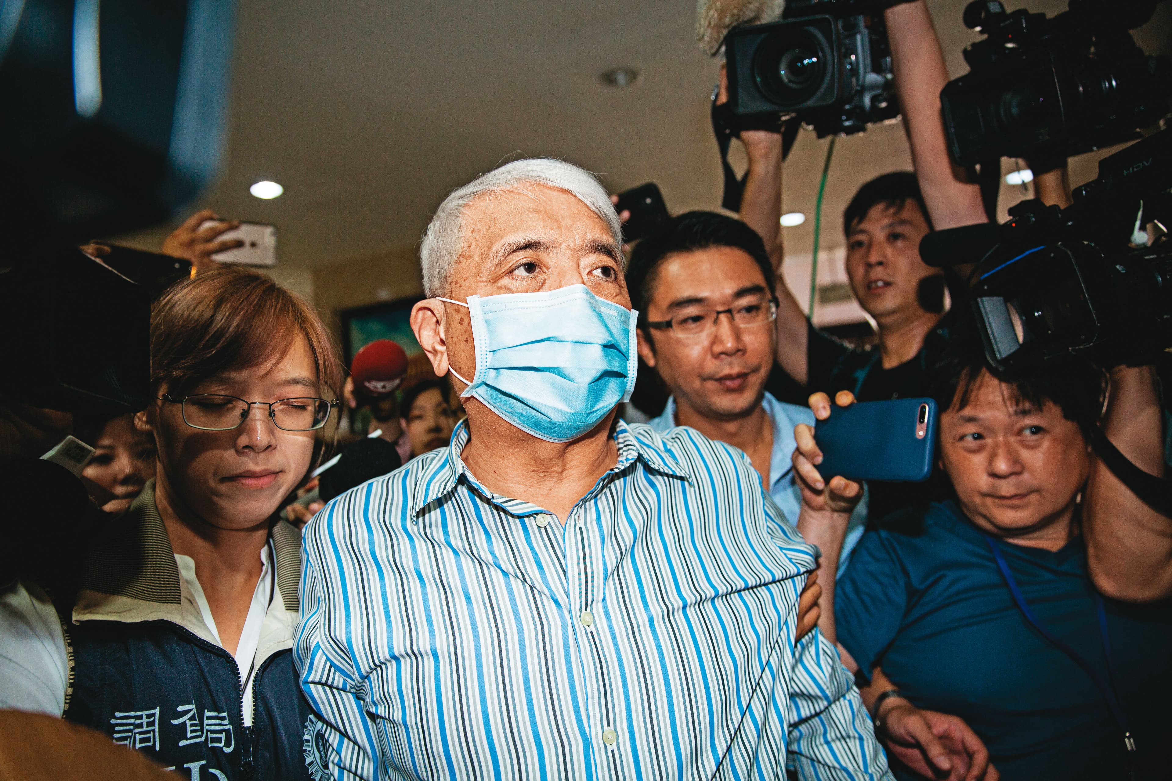 檢調偵辦前太流公司負責人李恆隆為爭奪SOGO百貨經營權,涉嫌行賄朝野立委,意外查出展雲吸金案外案。