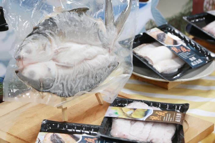 台南虱目魚養殖面積、產量及產值皆為全國第一,國人所吃的虱目魚,每兩尾就有一尾來自台南。(南市府提供)