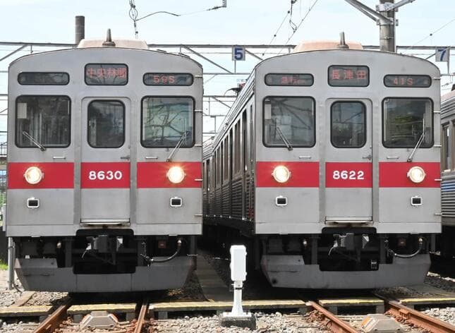 東急電鐵這次販售的是主要運行在田園都市線的8500系車輛,已有超過40年的歷史,共有四列電車退役開放購買,一台完整車廂售價176萬日圓(約新台幣45萬元)。(圖片翻攝東急電鉄官網)