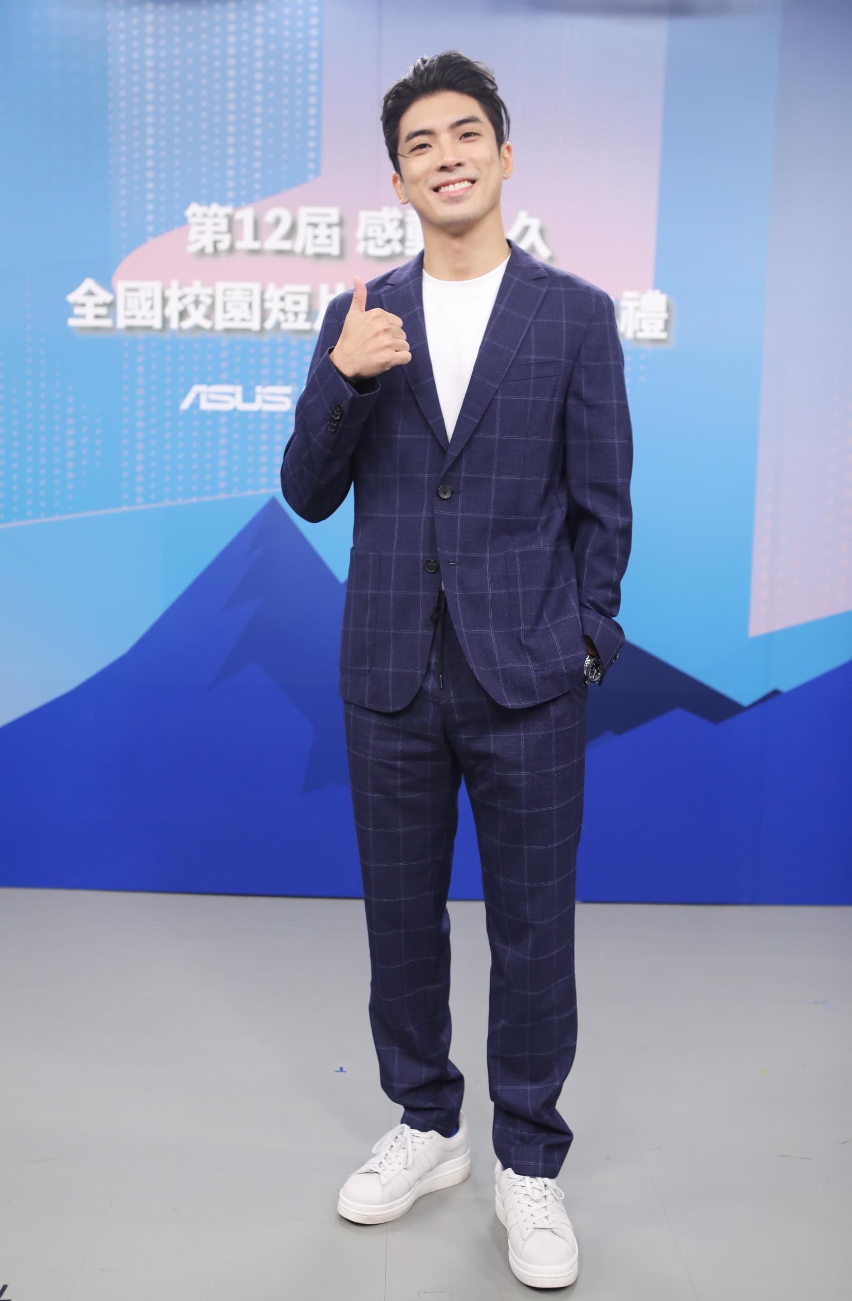 首次擔任評審的林哲熹笑稱自己有「選擇障礙」。(公視提供)