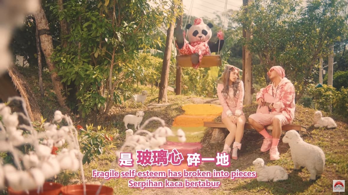 〈玻璃心〉在亞洲多國爆紅,國台辦發言人批評是民進黨挑釁的結果。(翻攝自黃明志YouTube)