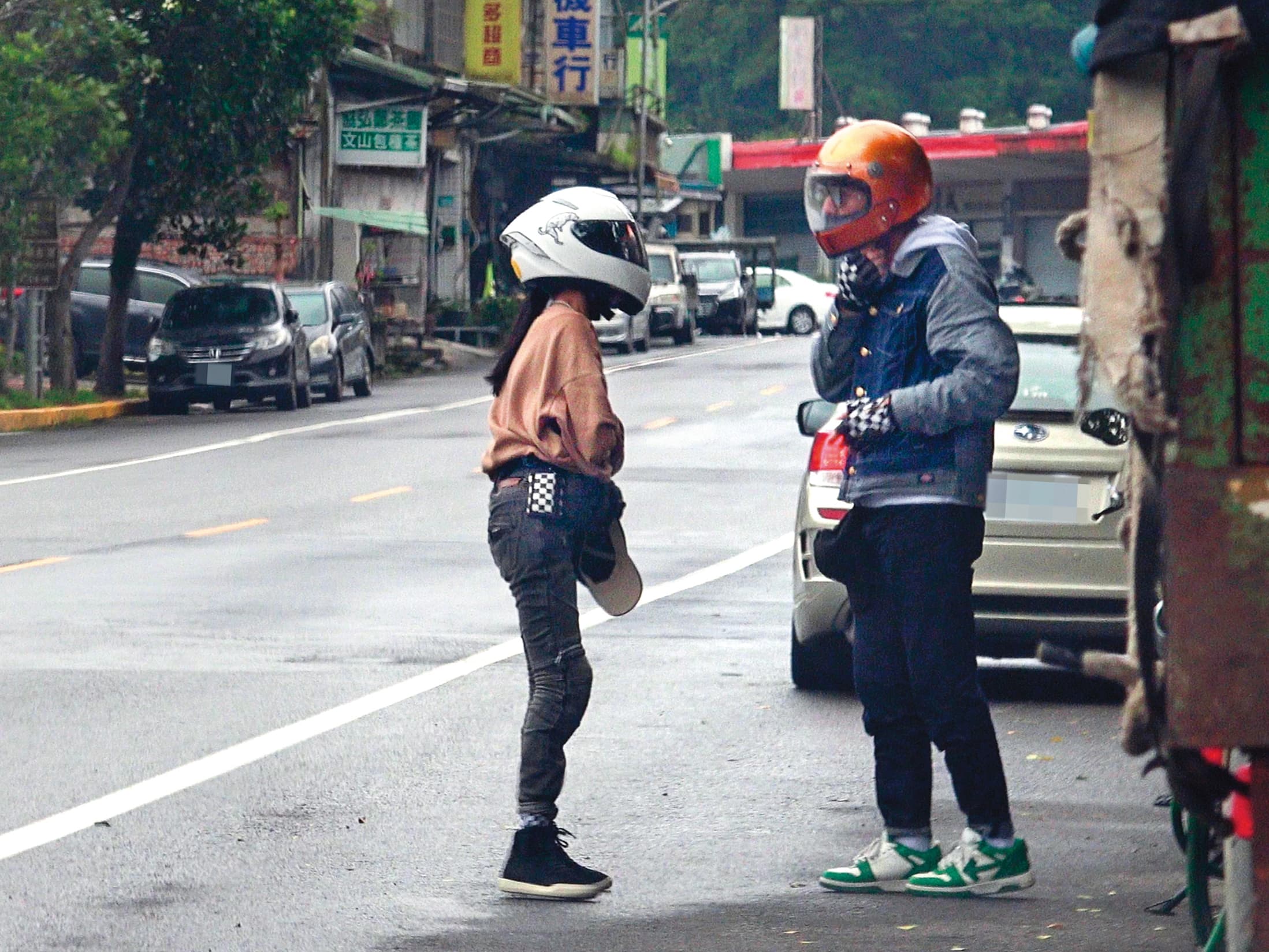 07:14 從內湖到坪林,陳昊森(右)和鄭雲燦一路馳騁,在速度中培養彼此感情。