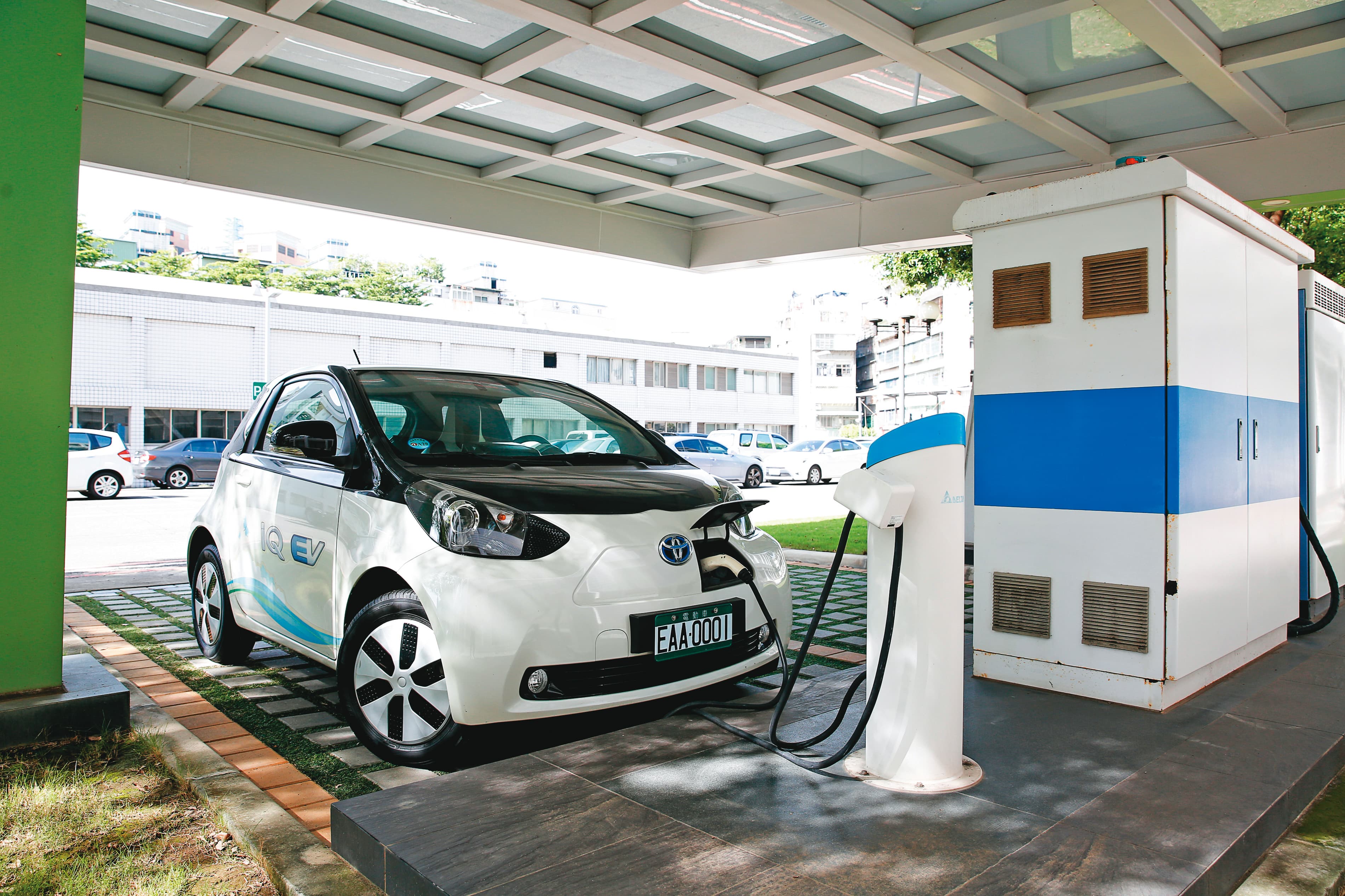 面對電動車風潮,日本豐田預計在2025年前將推出15款電動車上市。